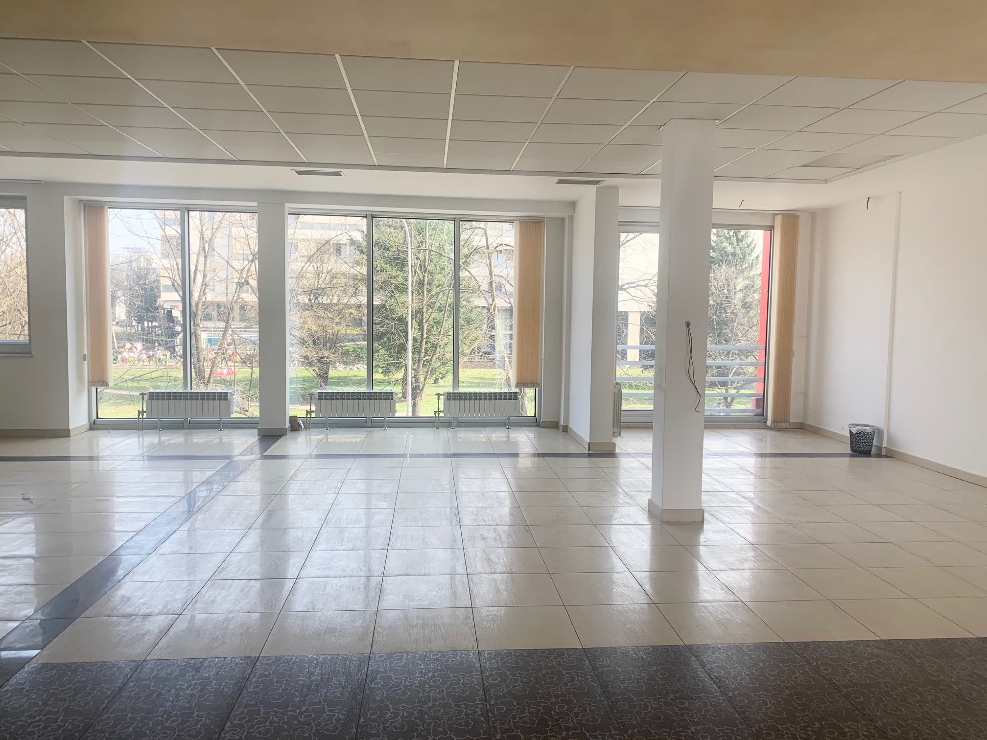 MODERAN poslovni prostor 300m² - Centar