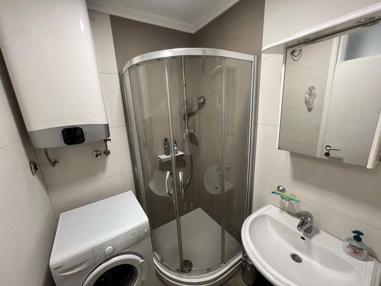 Luksuzan namjesten stan za izdavanje u centru Banje Luke