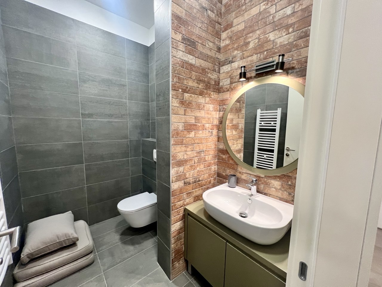 Luksuzan stan za izdavanje centar Banja Luka – 149 m², 2 parking mjesta