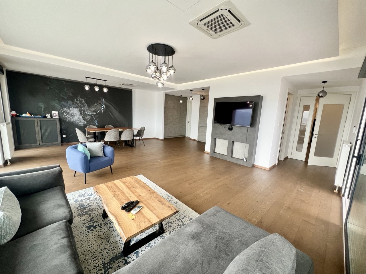 Luksuzan stan za izdavanje centar Banja Luka – 149 m², 2 parking mjesta