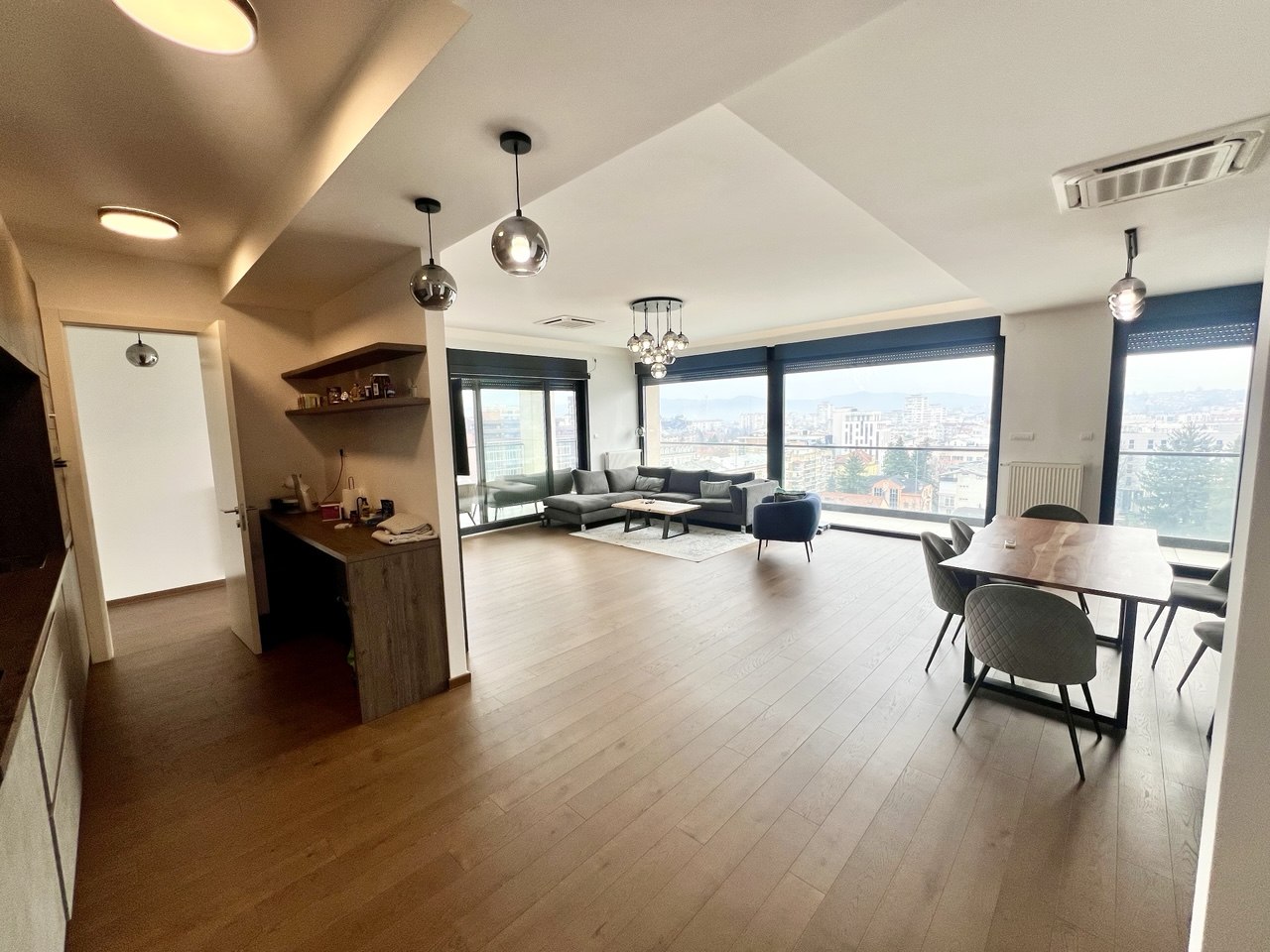 Luksuzan stan za izdavanje centar Banja Luka – 149 m², 2 parking mjesta