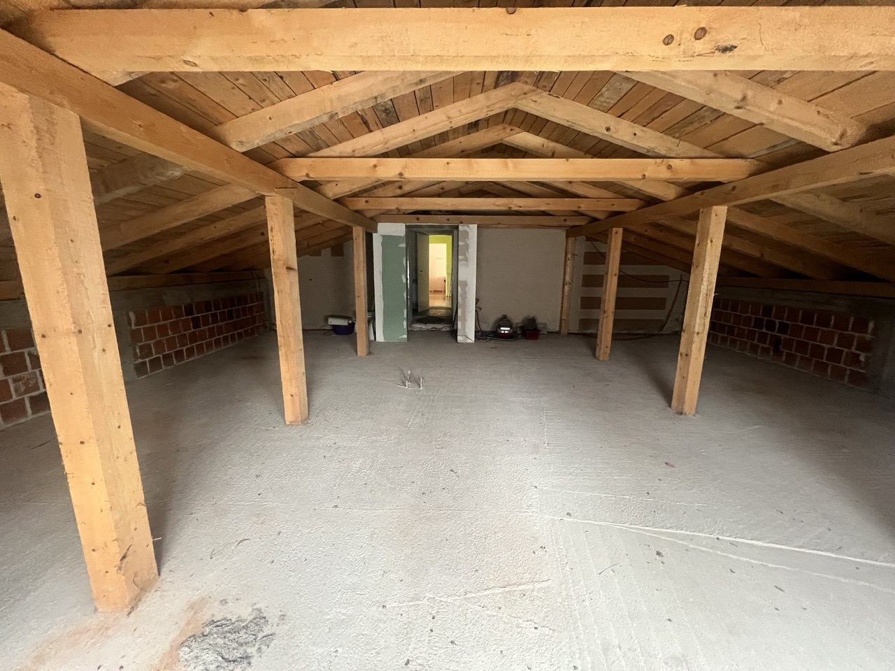 Luksuzna kuća na prodaju s pogledom na Vrbas, 260 m²