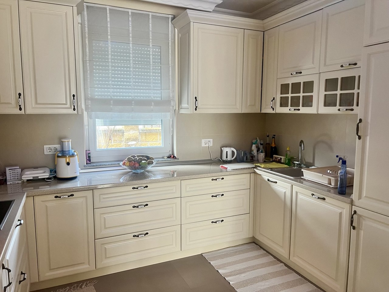 Luksuzna kuća na prodaju s pogledom na Vrbas, 260 m²