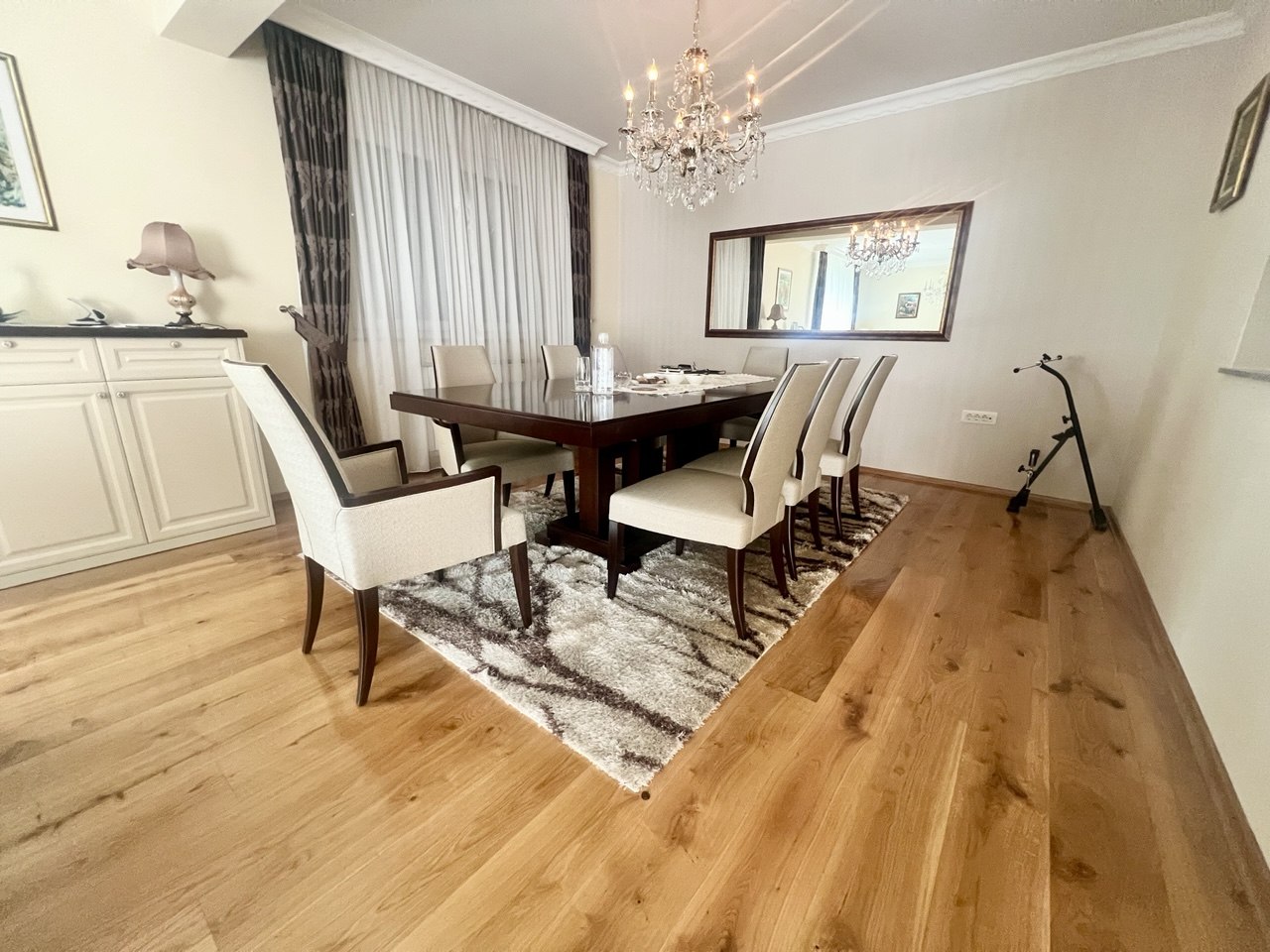 Luksuzna kuća na prodaju s pogledom na Vrbas, 260 m²