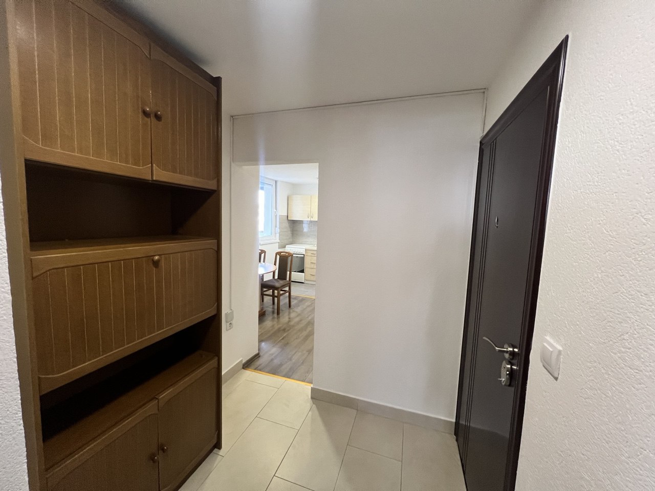 Dvosoban stan za izdavanje Borik, visoko prizemlje