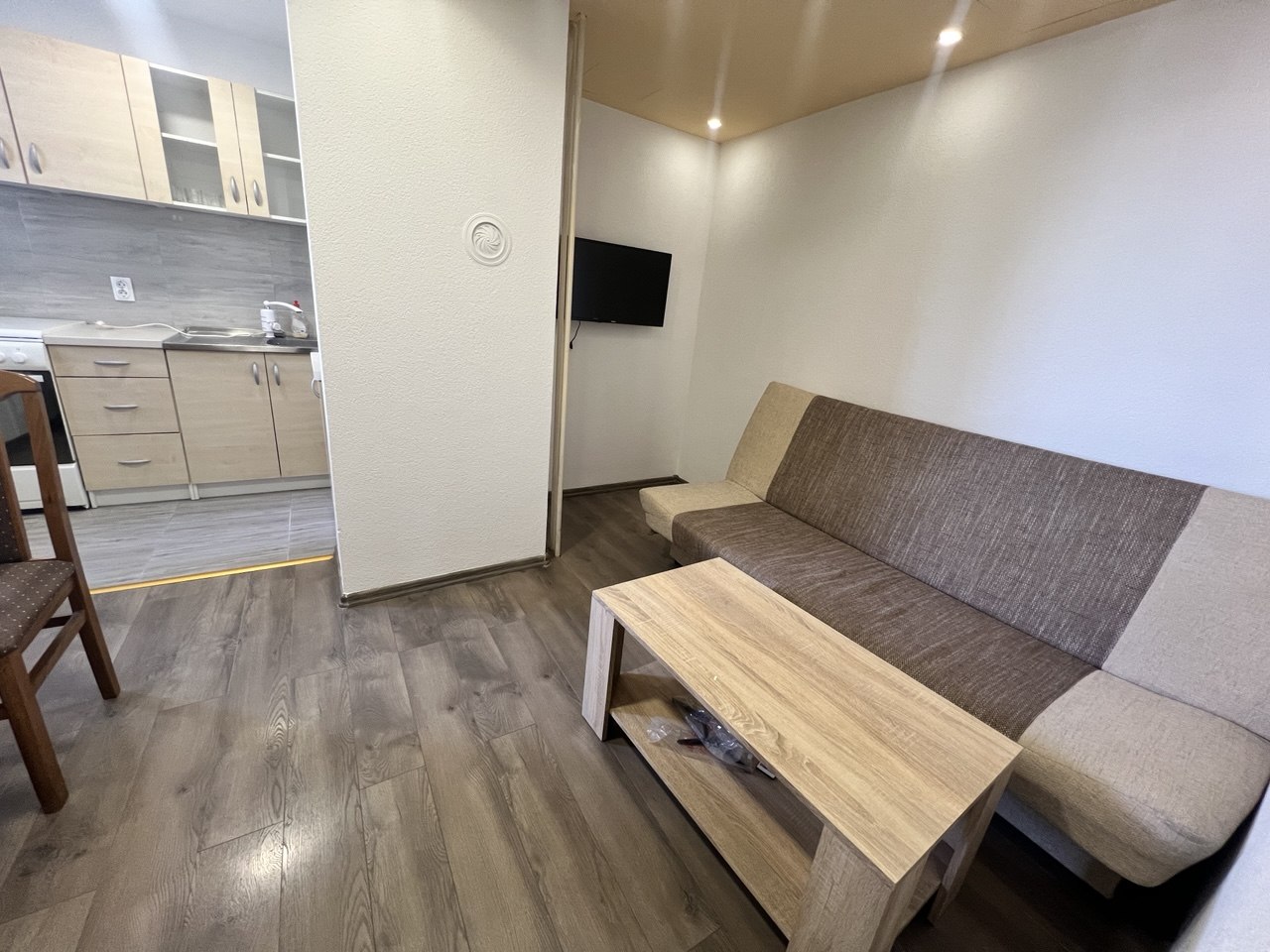 Dvosoban stan za izdavanje Borik, visoko prizemlje