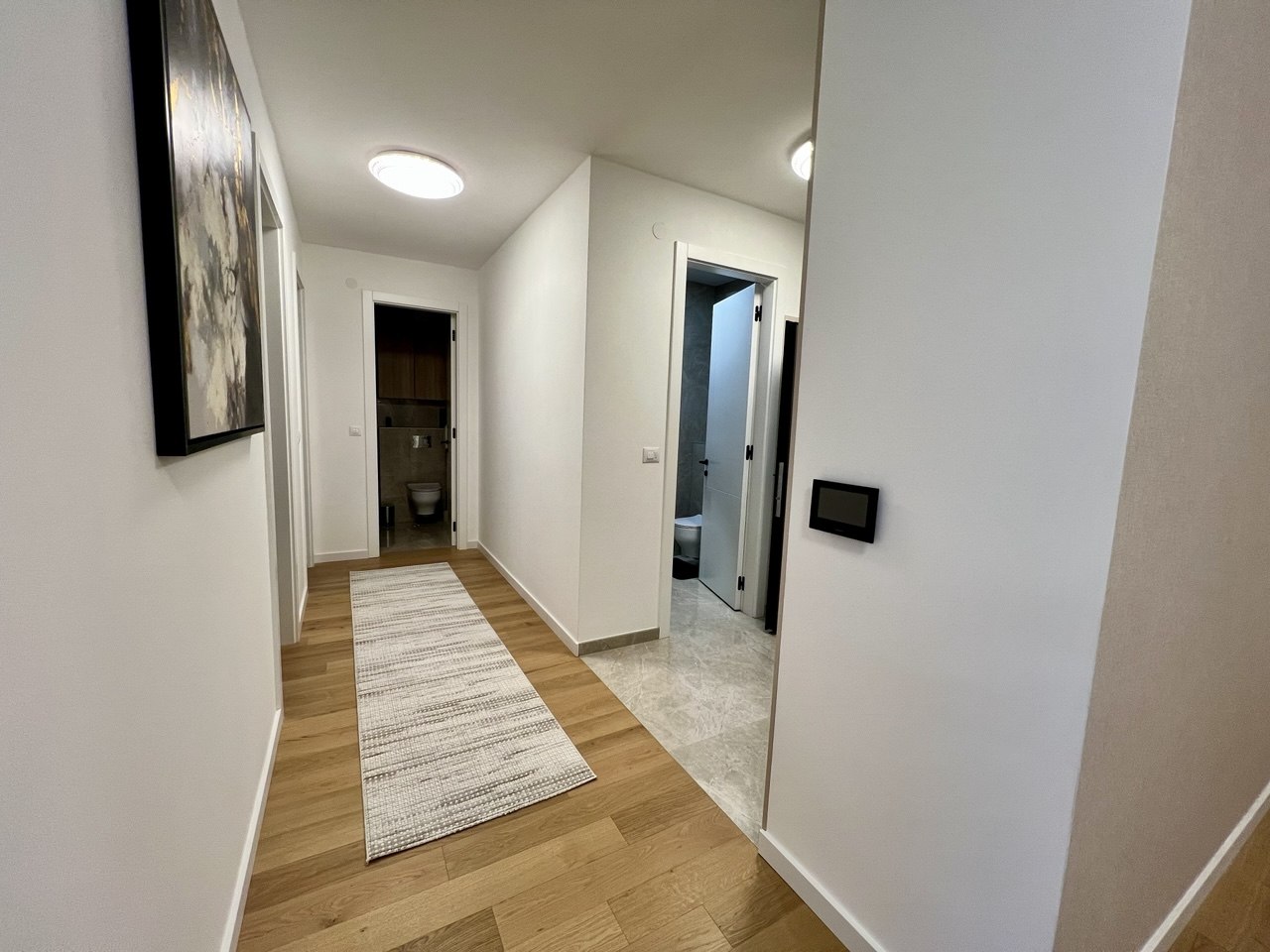 Penthouse na prodaju - pogled na Banj brdo, nov i namješten