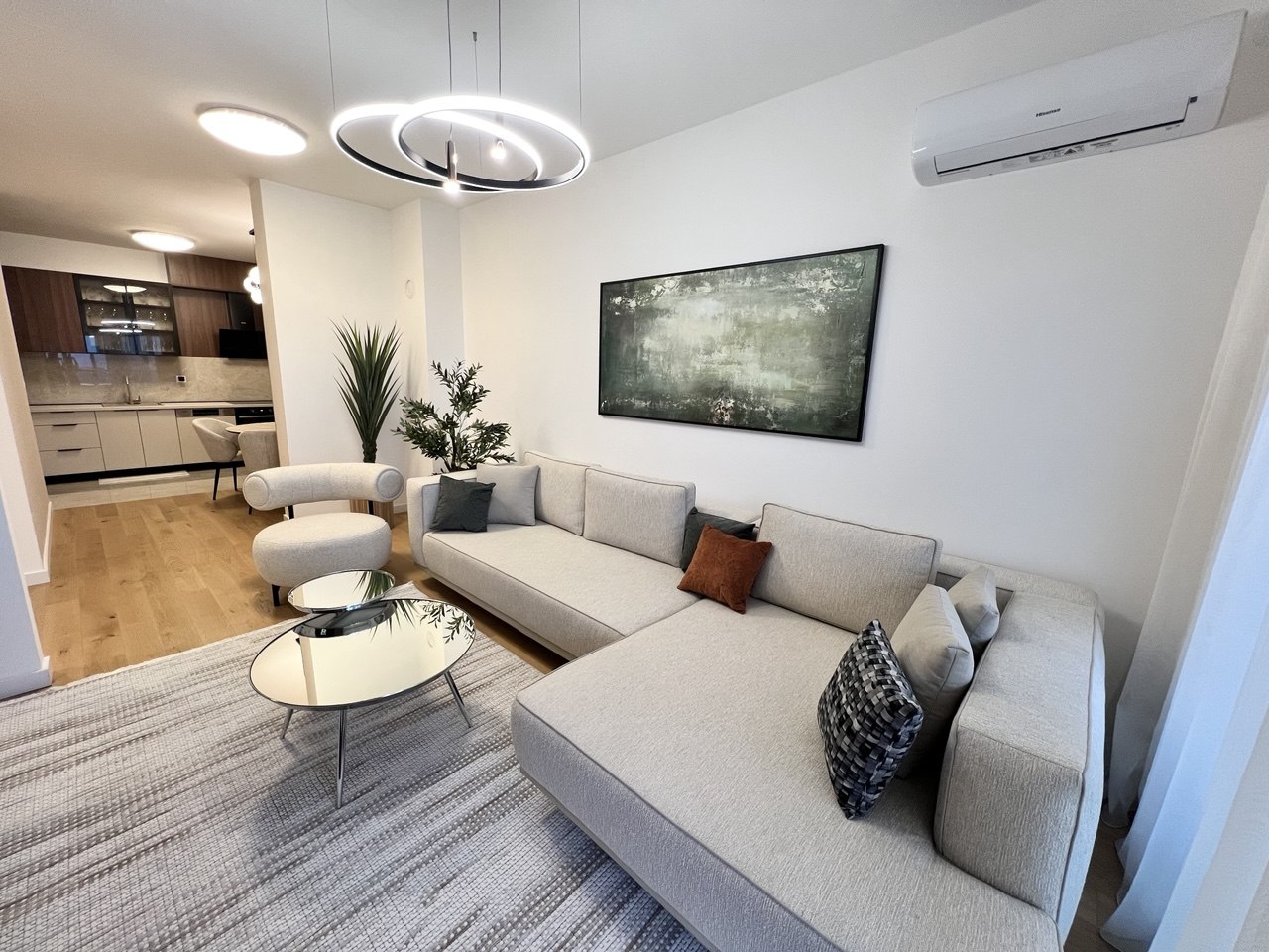 Penthouse na prodaju - pogled na Banj brdo, nov i namješten