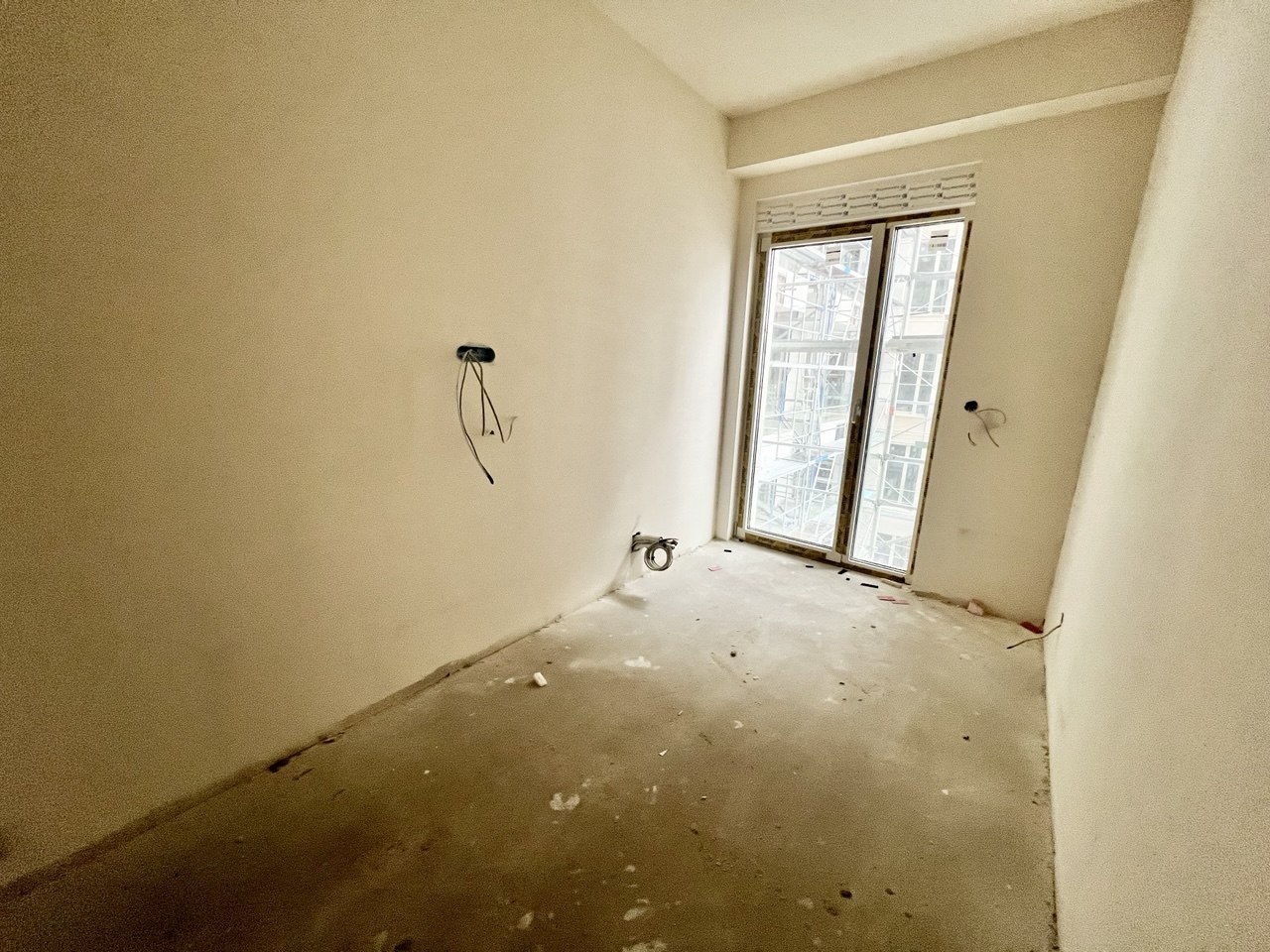 Trosoban stan na prodaju – pogled na Hram, Bijeli dvor, 85 m²