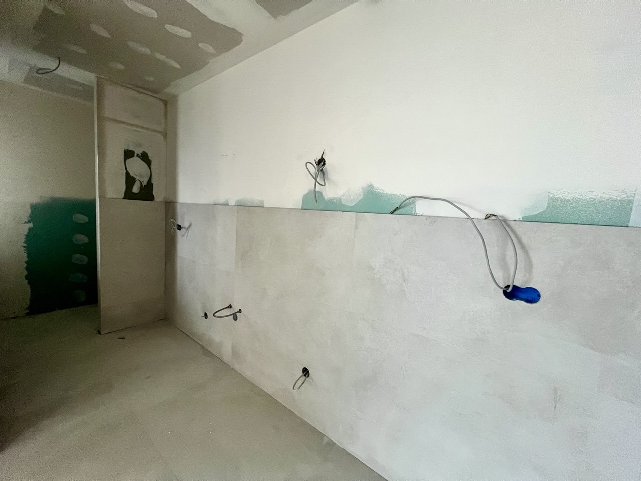 Trosoban stan na prodaju – pogled na Hram, Bijeli dvor, 85 m²