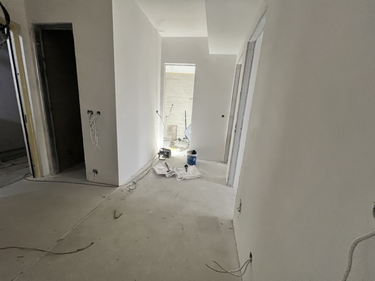 Trosoban stan na prodaju – Bijeli dvor, pogled na Bulevar, 91 m²