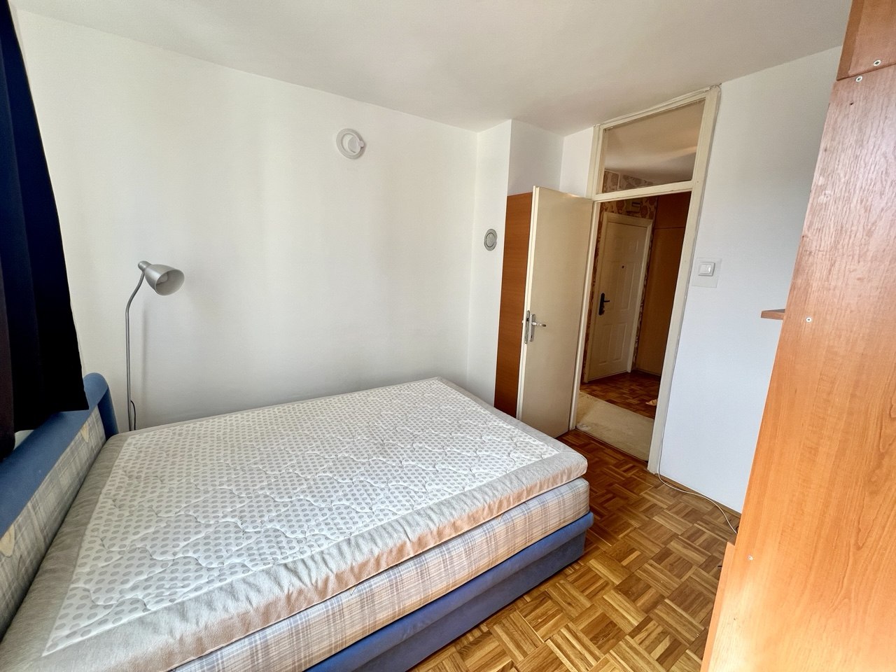 Trosoban stan za izdavanje - centar, blizina Gimnazije