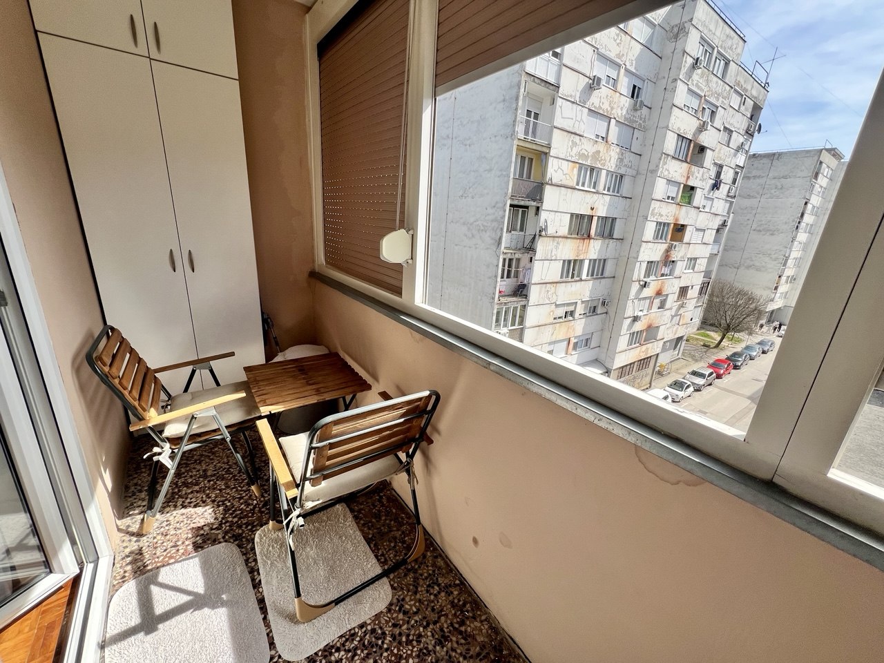 Trosoban stan za izdavanje - centar, blizina Gimnazije