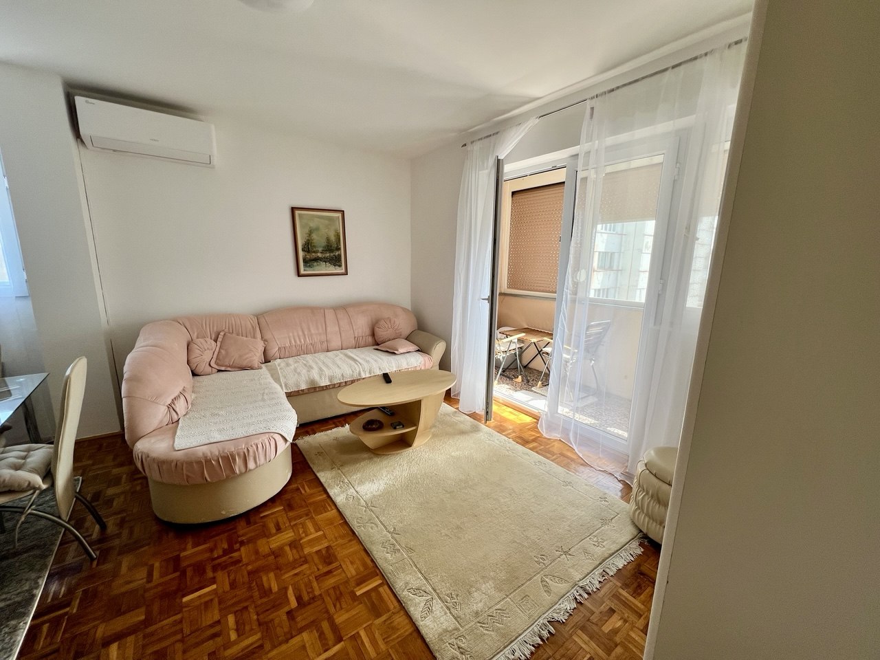 Trosoban stan za izdavanje - centar, blizina Gimnazije