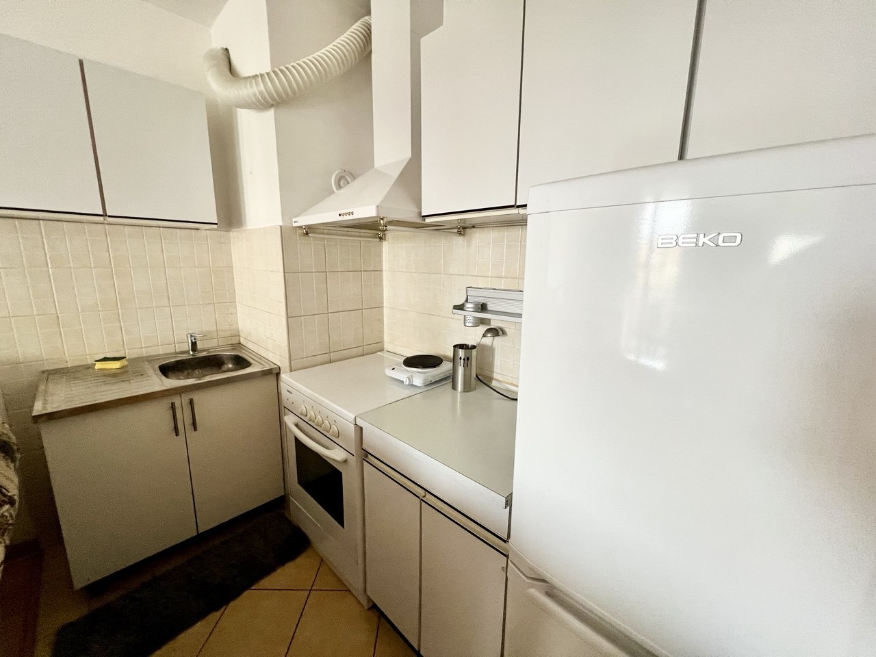 Dvosoban stan za izdavanje Kočićev Vijenac – Hiseta, namješten