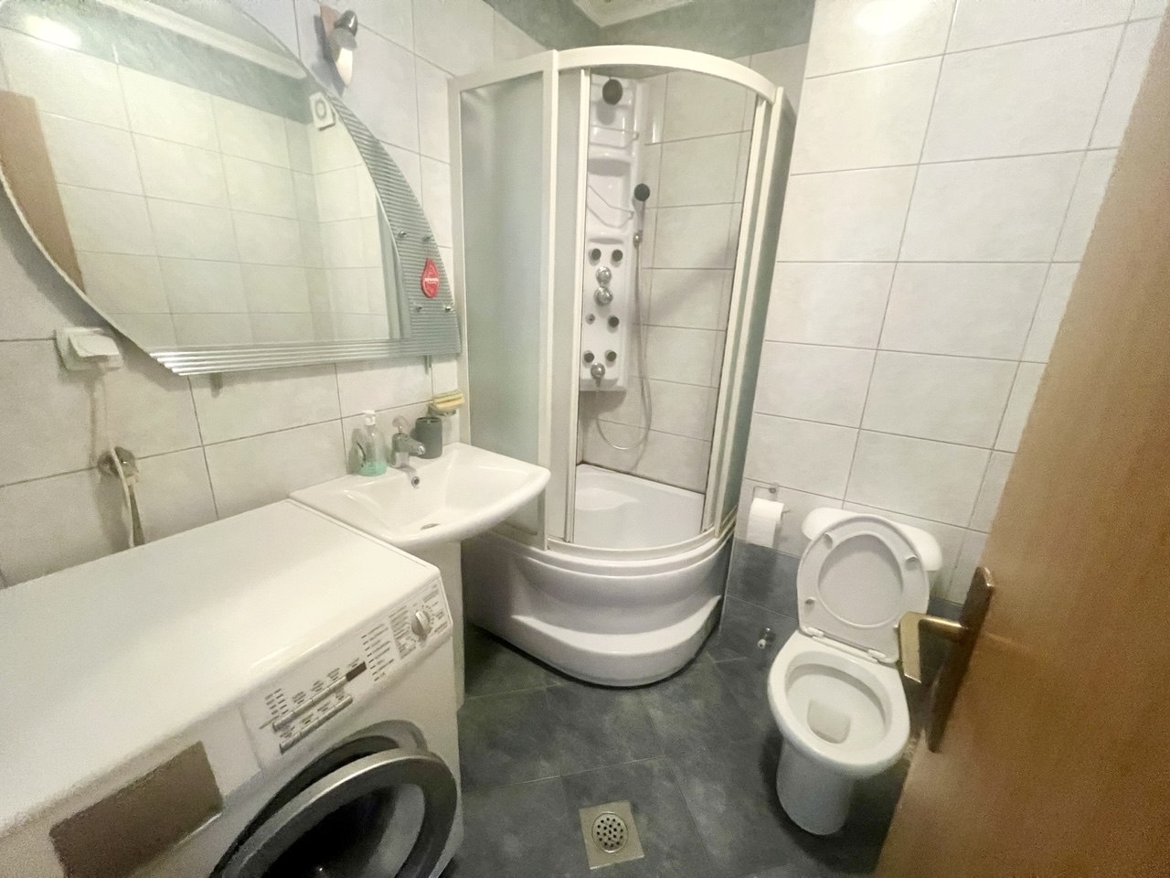 Dvosoban stan za izdavanje Kočićev Vijenac – Hiseta, namješten