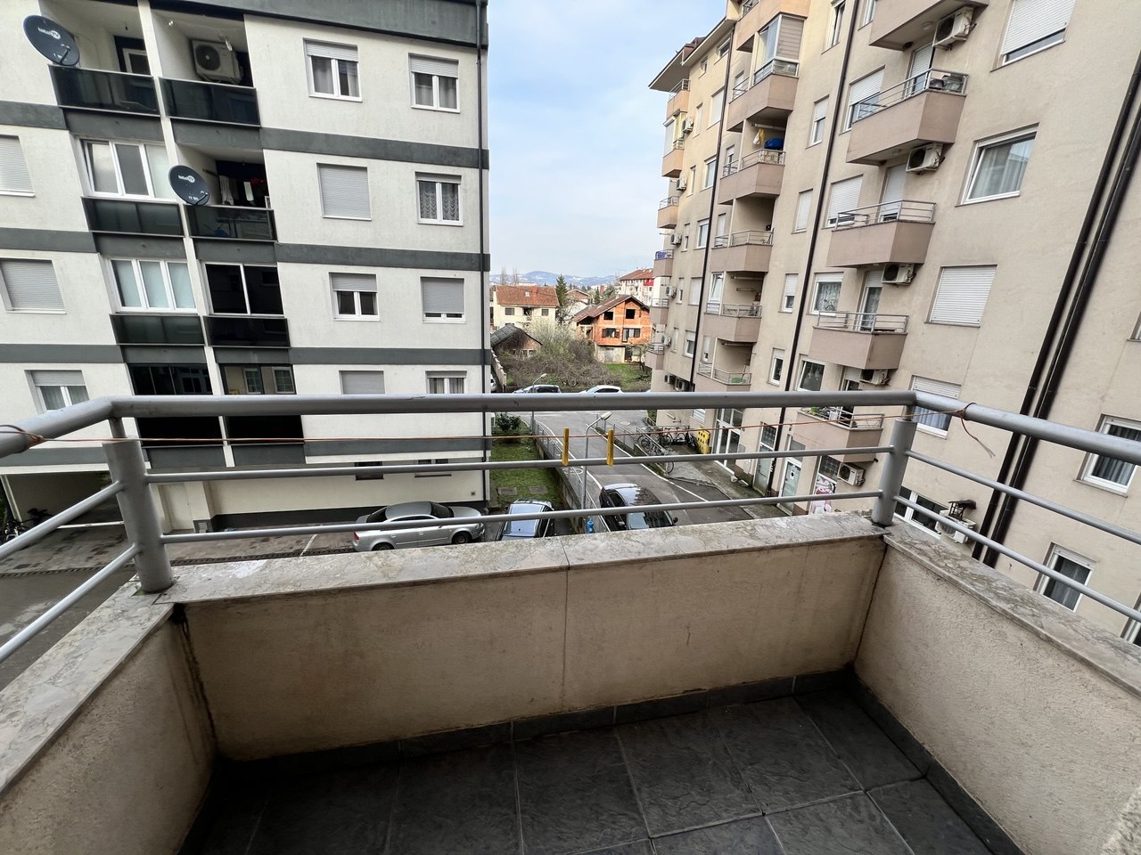 Dvosoban stan za izdavanje Kočićev Vijenac – Hiseta, namješten