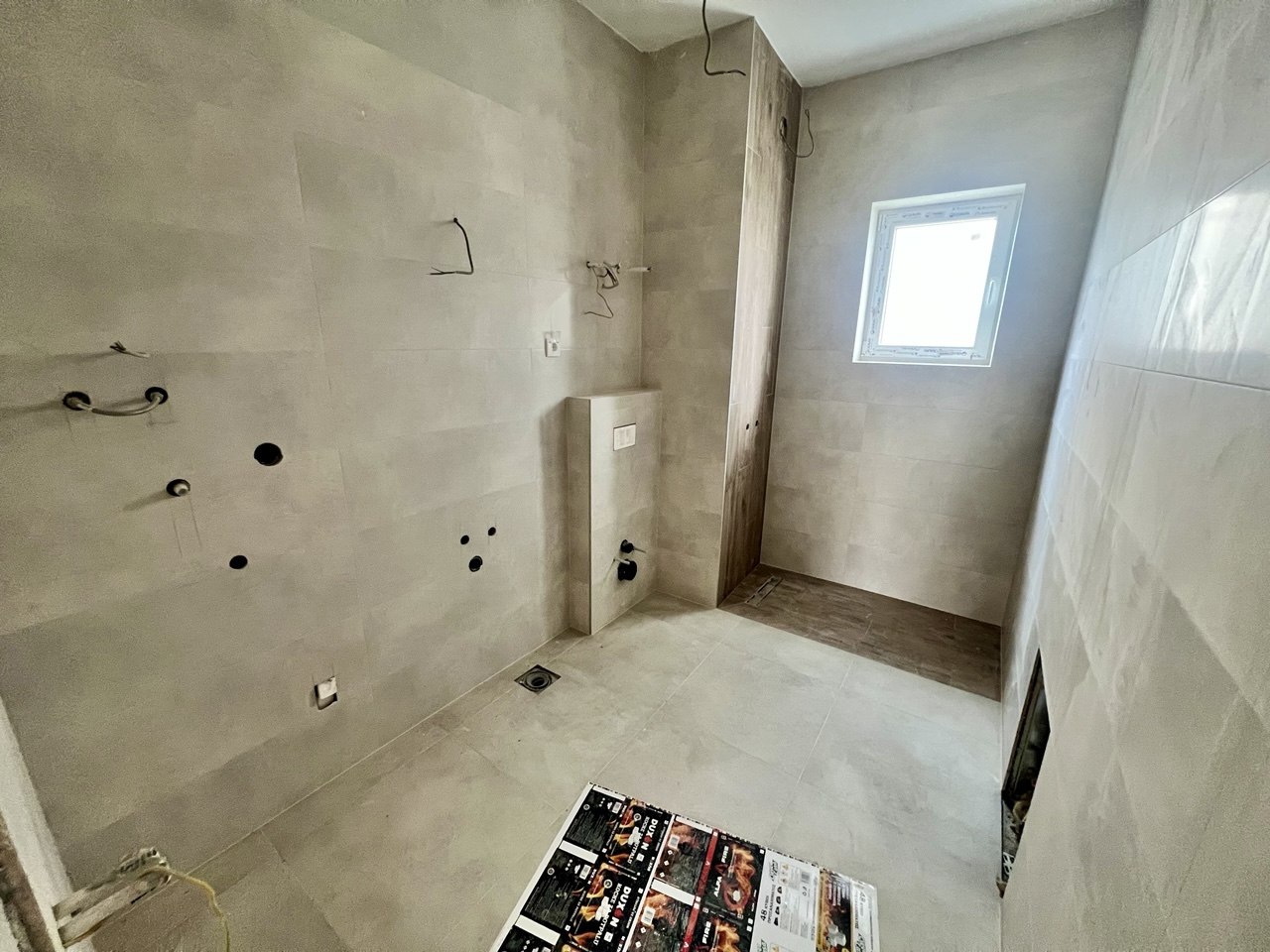 Prostran dvosoban stan sa velikom terasom