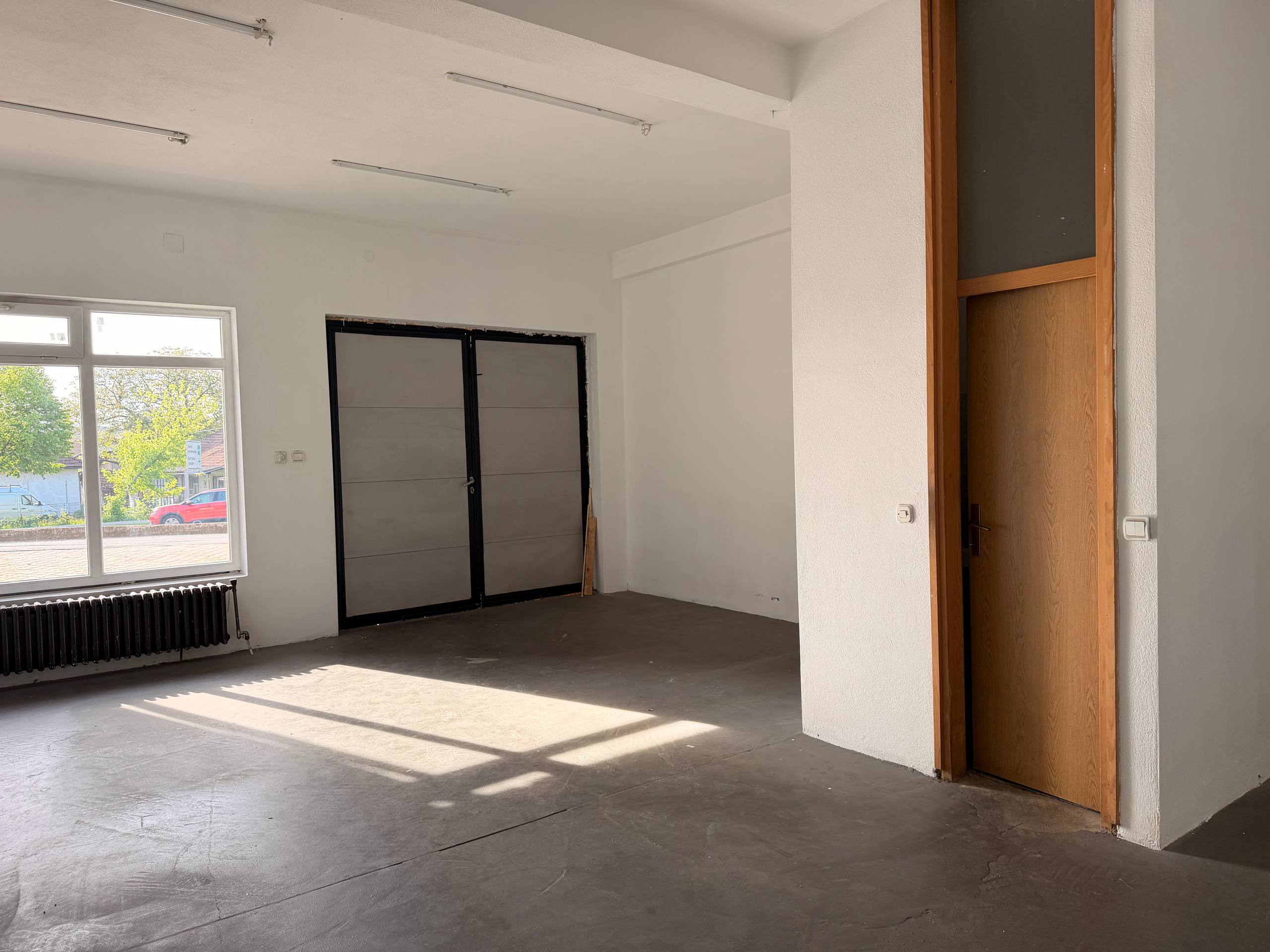 Poslovni prostor na prometnoj lokaciji uz zapadni tranzit