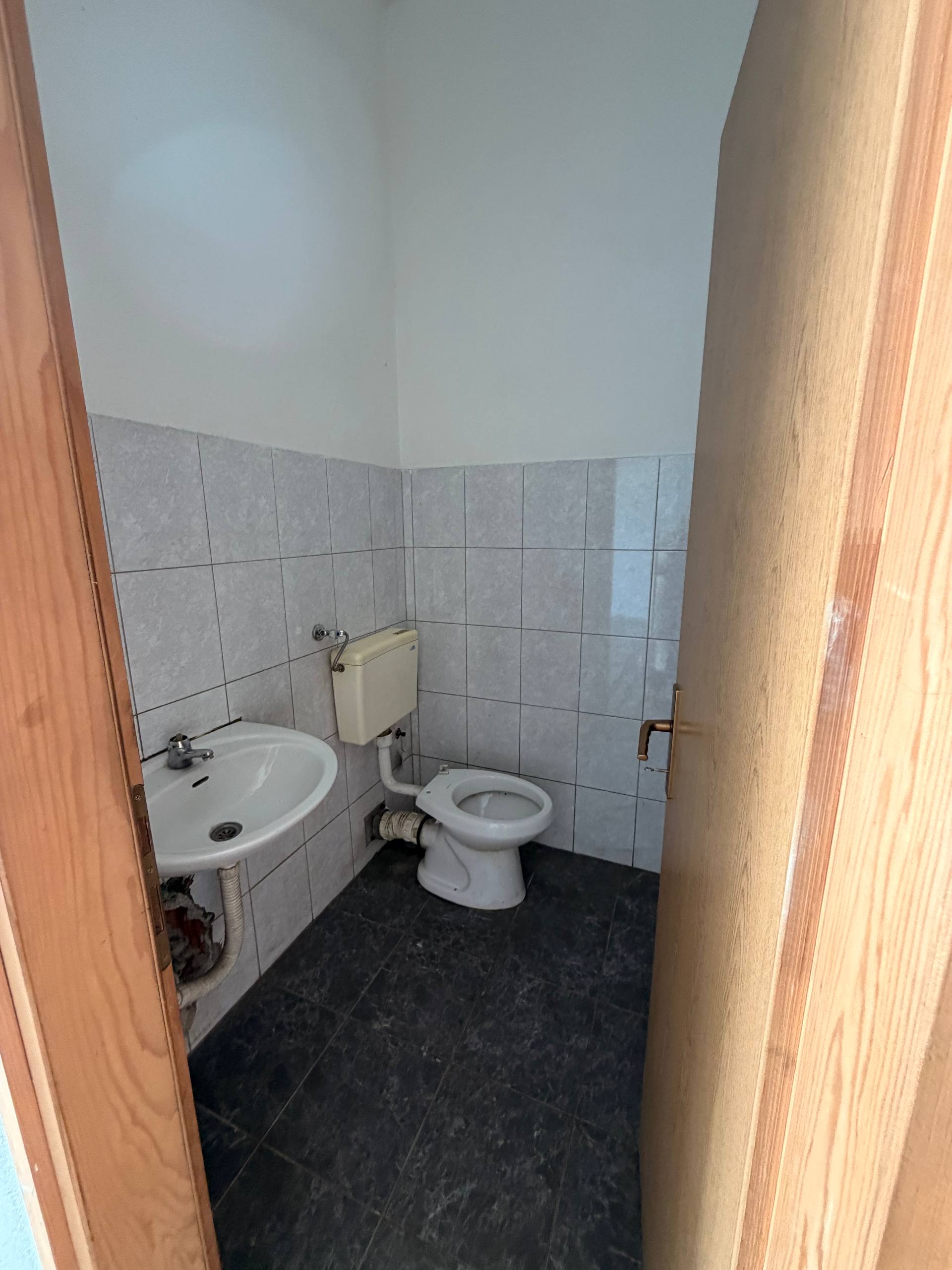 Poslovni prostor na prometnoj lokaciji uz zapadni tranzit