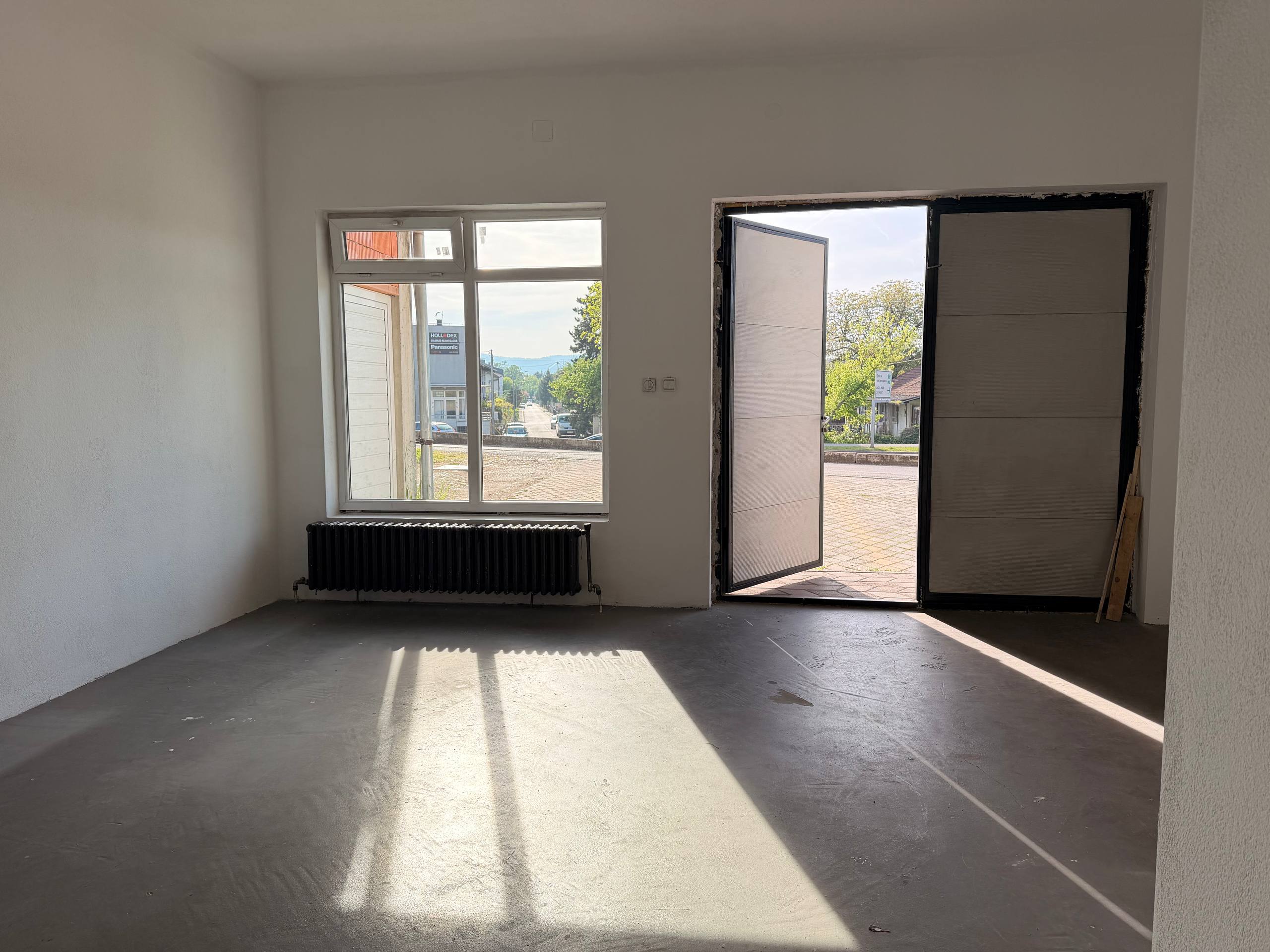 Poslovni prostor na prometnoj lokaciji uz zapadni tranzit