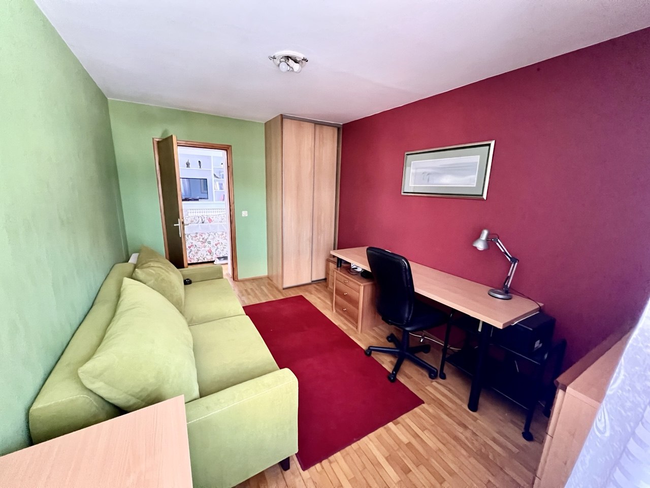 Četvorosoban stan za izdavanje centar, parking, retro enterijer
