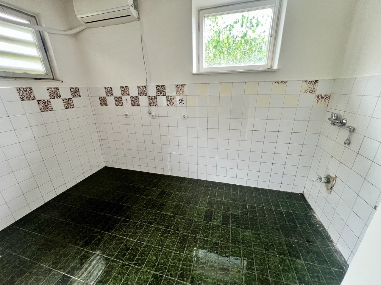 Trosoban stan na prodaju Nova Varoš, 80 m², garaža