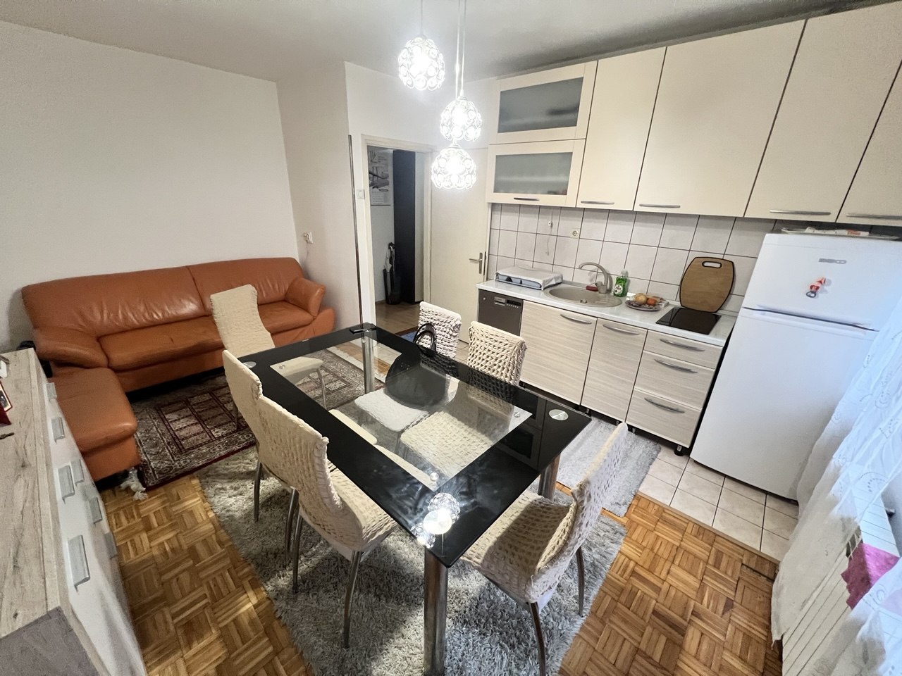Dvoiposoban stan na prodaju – odlična lokacija, 50 m²