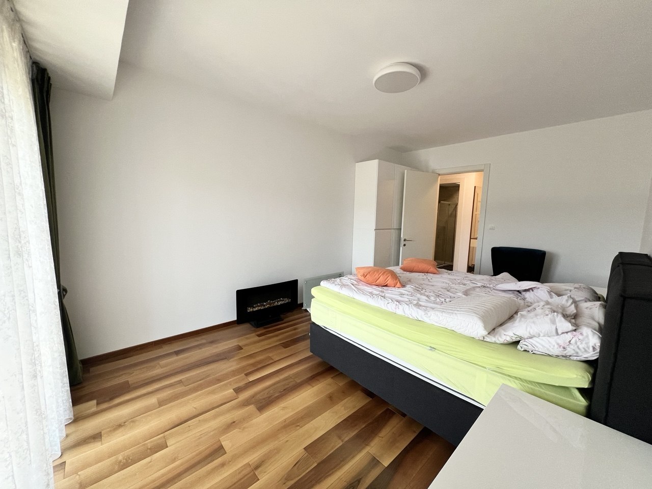 Luksuzan stan za izdavanje Jevrejska, 103 m², panormski pogled