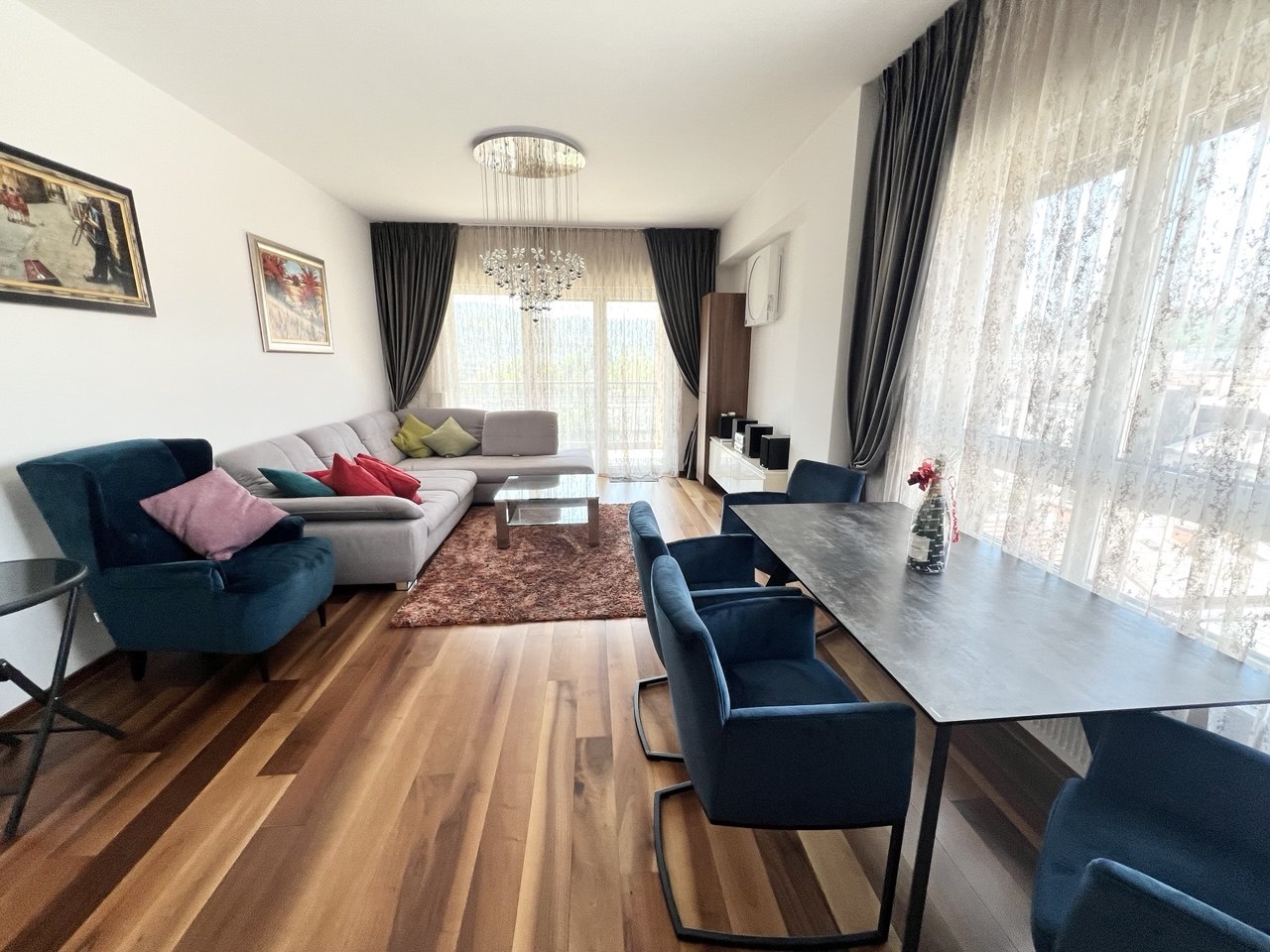 Luksuzan stan za izdavanje Jevrejska, 103 m², panormski pogled