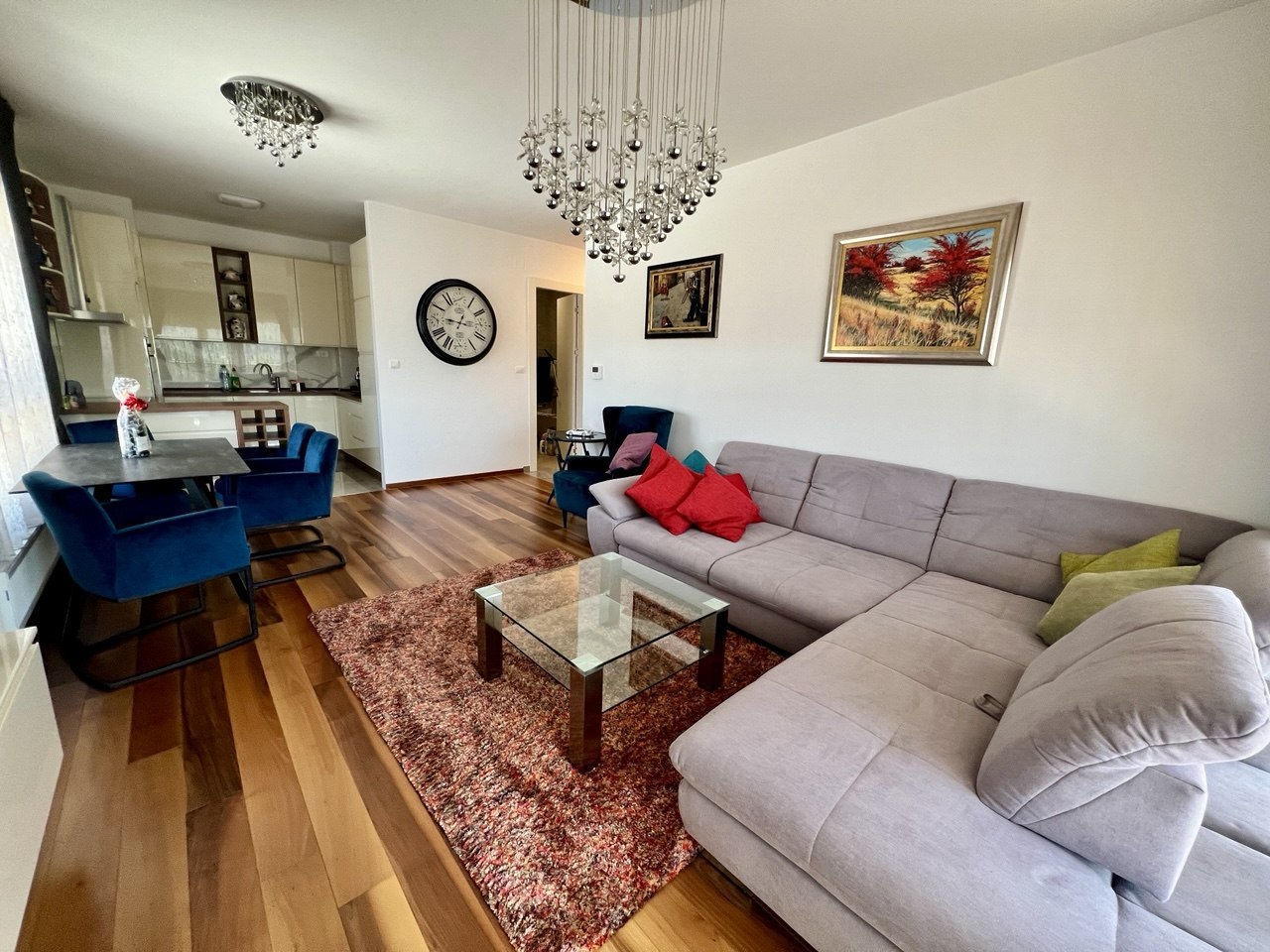 Luksuzan stan za izdavanje Jevrejska, 103 m², panormski pogled