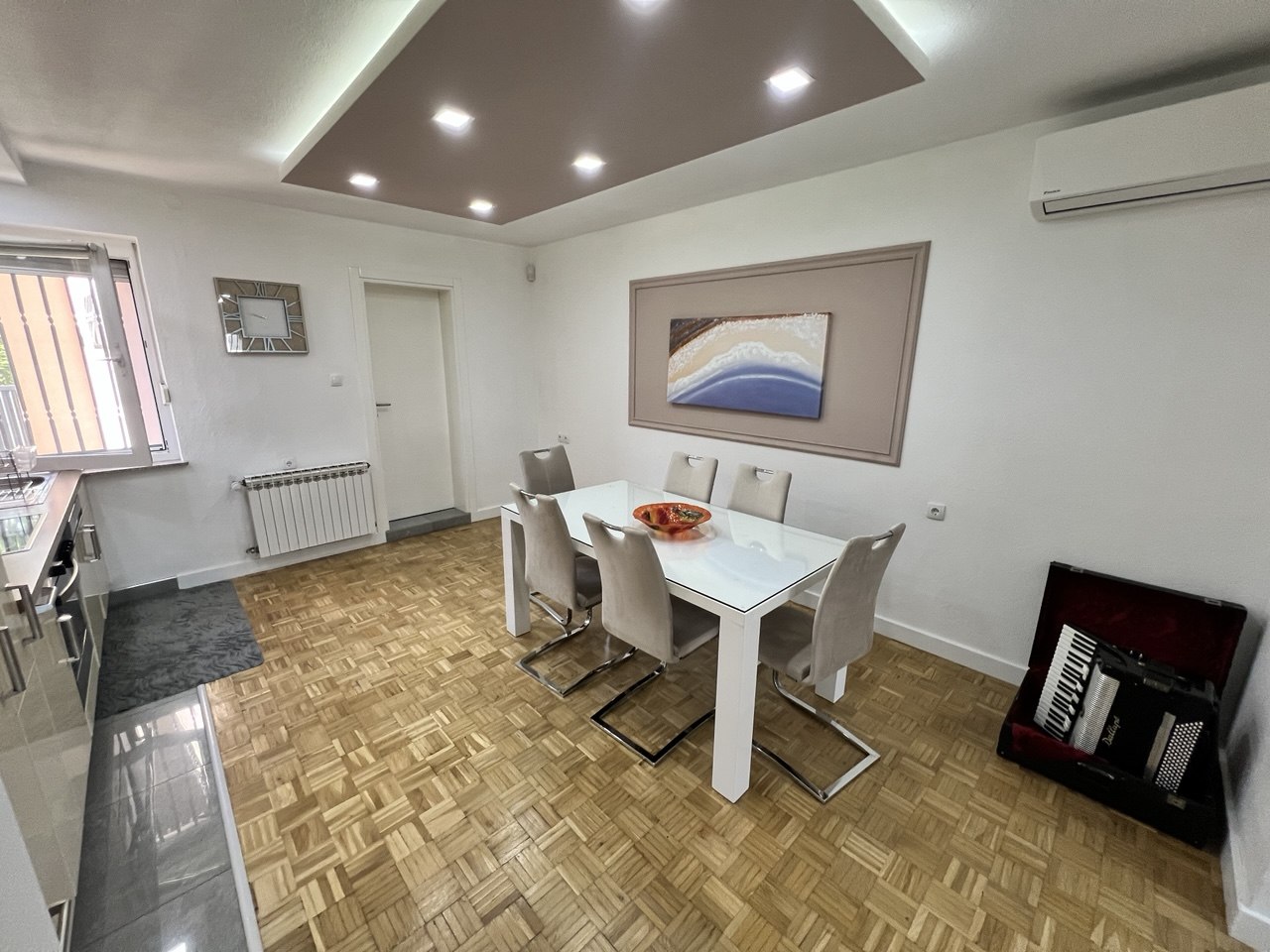 Kuća za izdavanje 180 m² Banja Luka, garaža i dvorište
