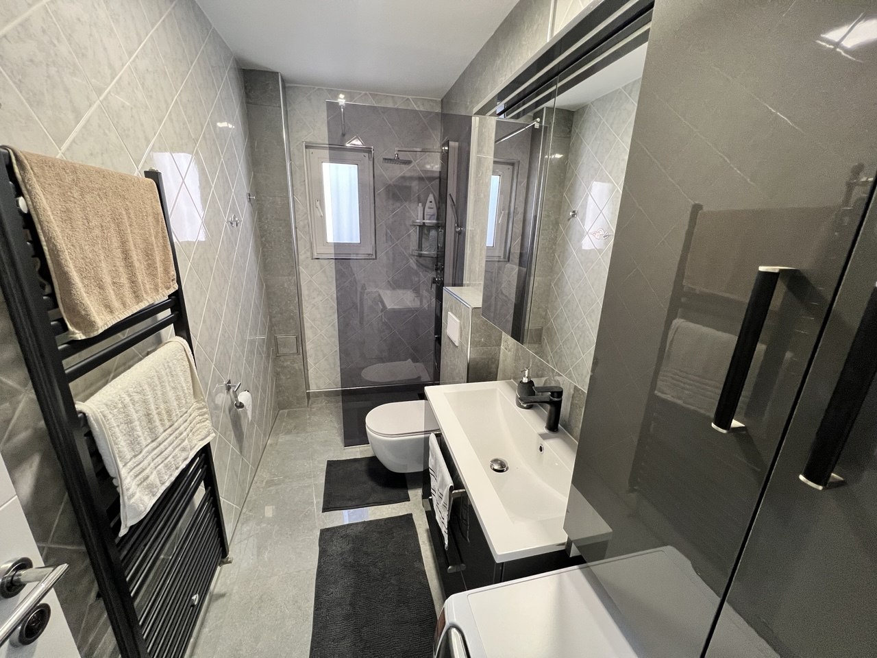 Kuća za izdavanje 180 m² Banja Luka, garaža i dvorište