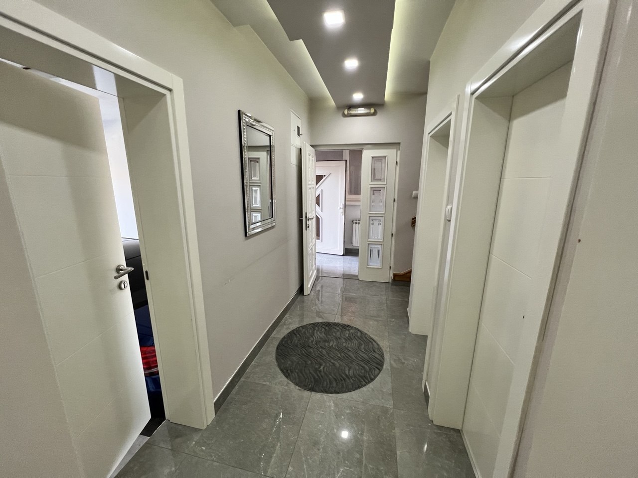Kuća za izdavanje 180 m² Banja Luka, garaža i dvorište