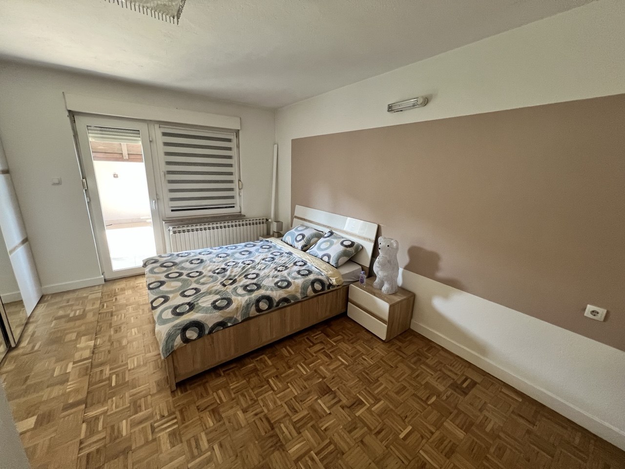 Kuća za izdavanje 180 m² Banja Luka, garaža i dvorište