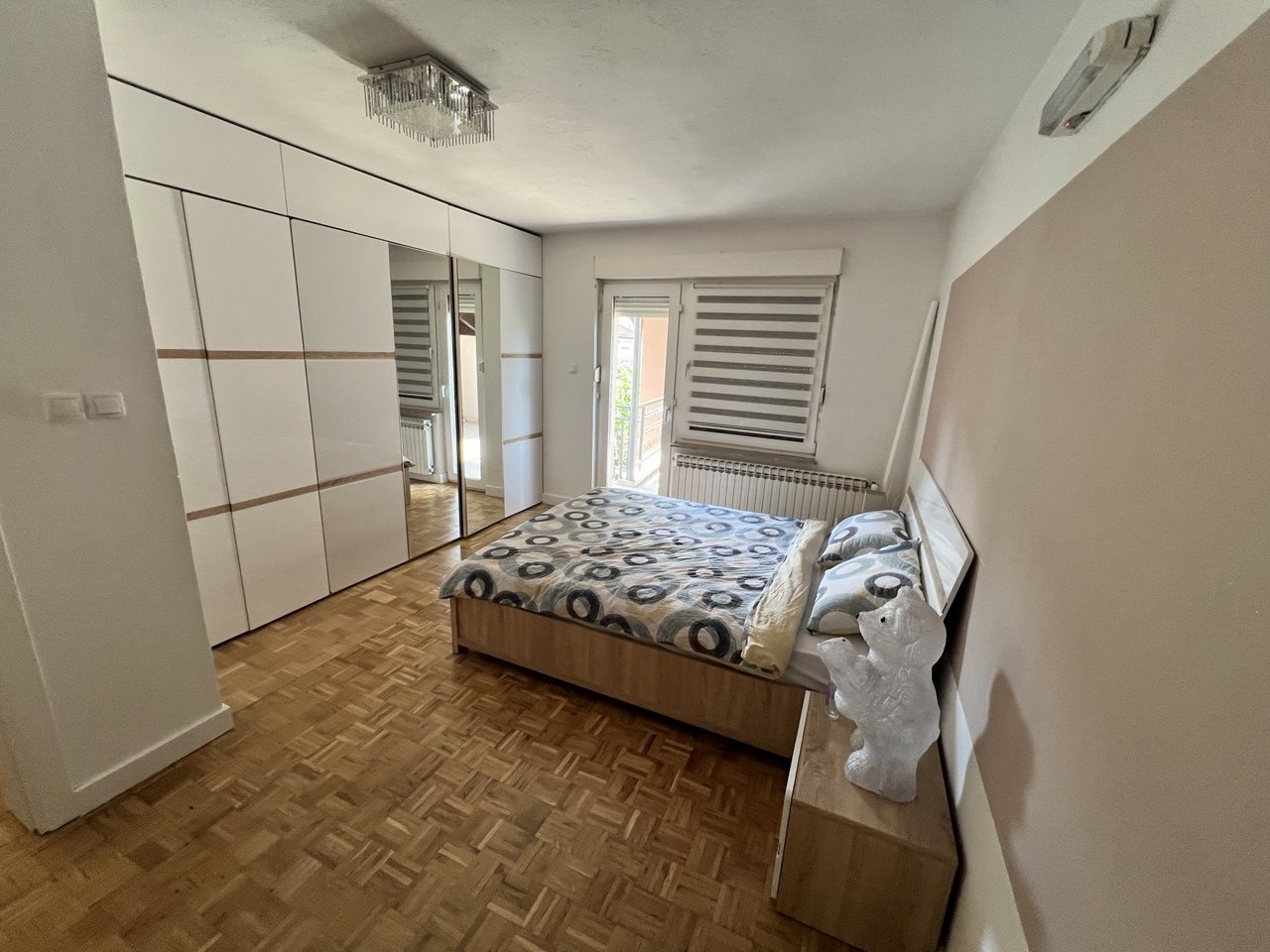 Kuća za izdavanje 180 m² Banja Luka, garaža i dvorište