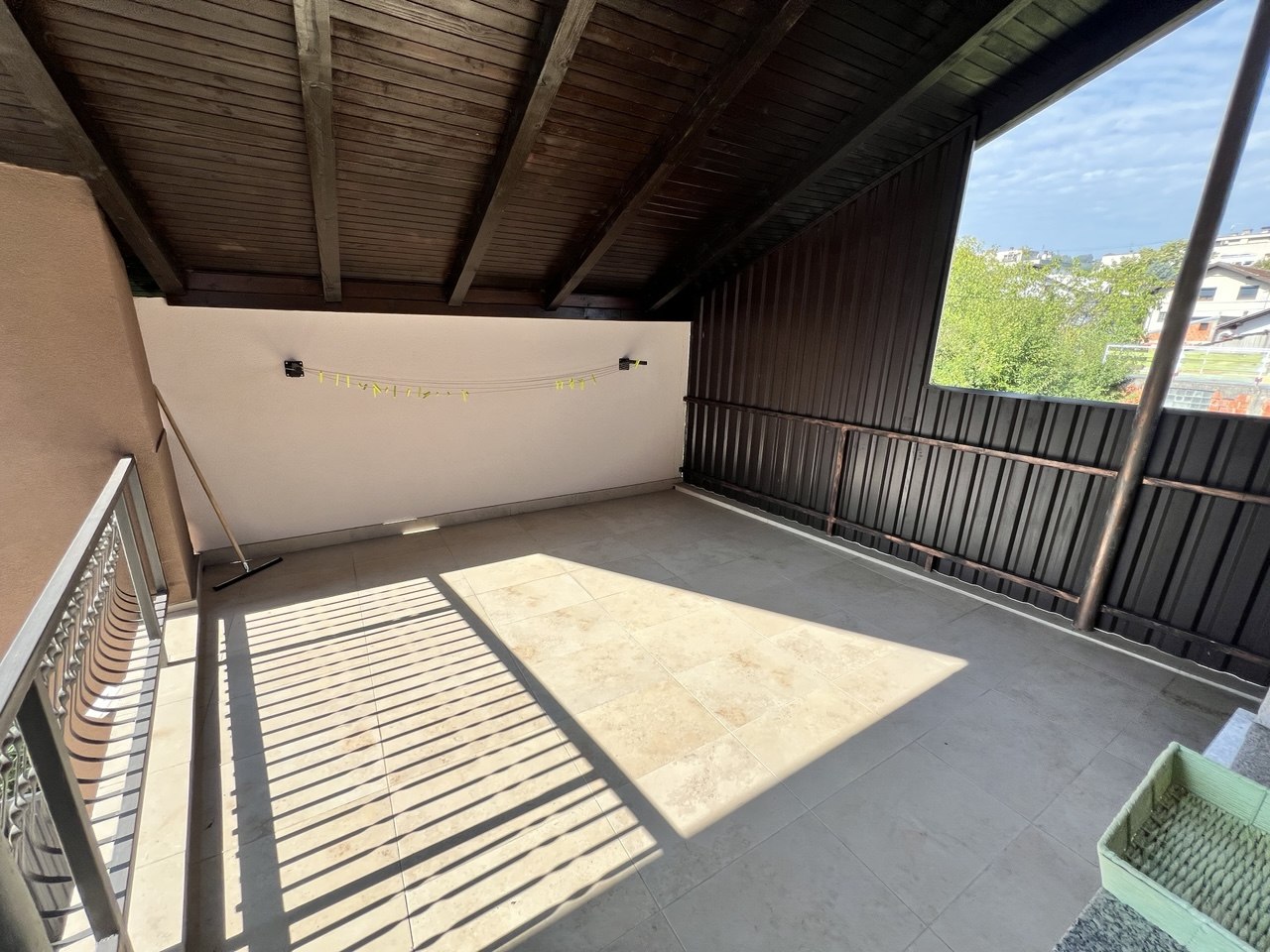 Kuća za izdavanje 180 m² Banja Luka, garaža i dvorište