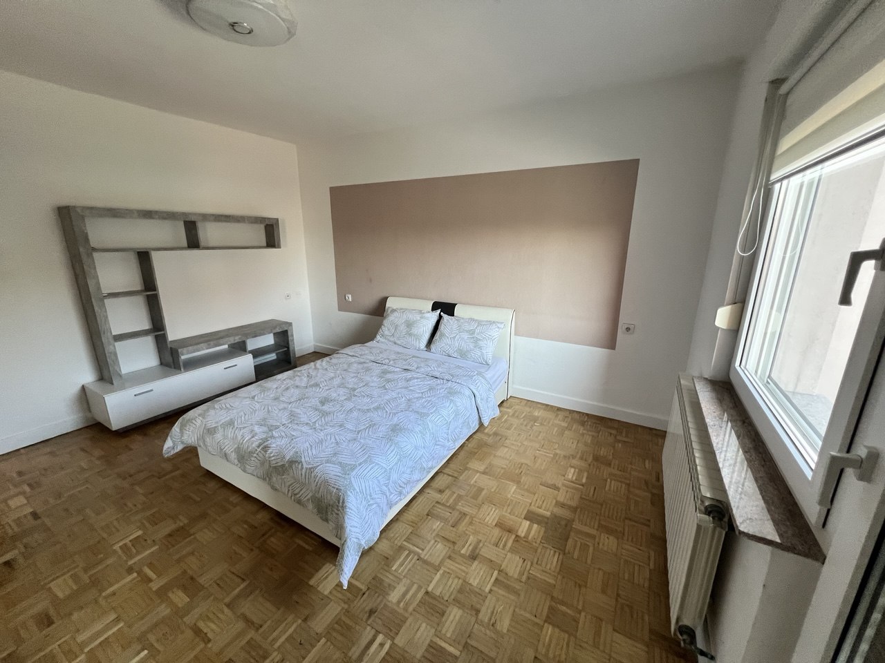 Kuća za izdavanje 180 m² Banja Luka, garaža i dvorište