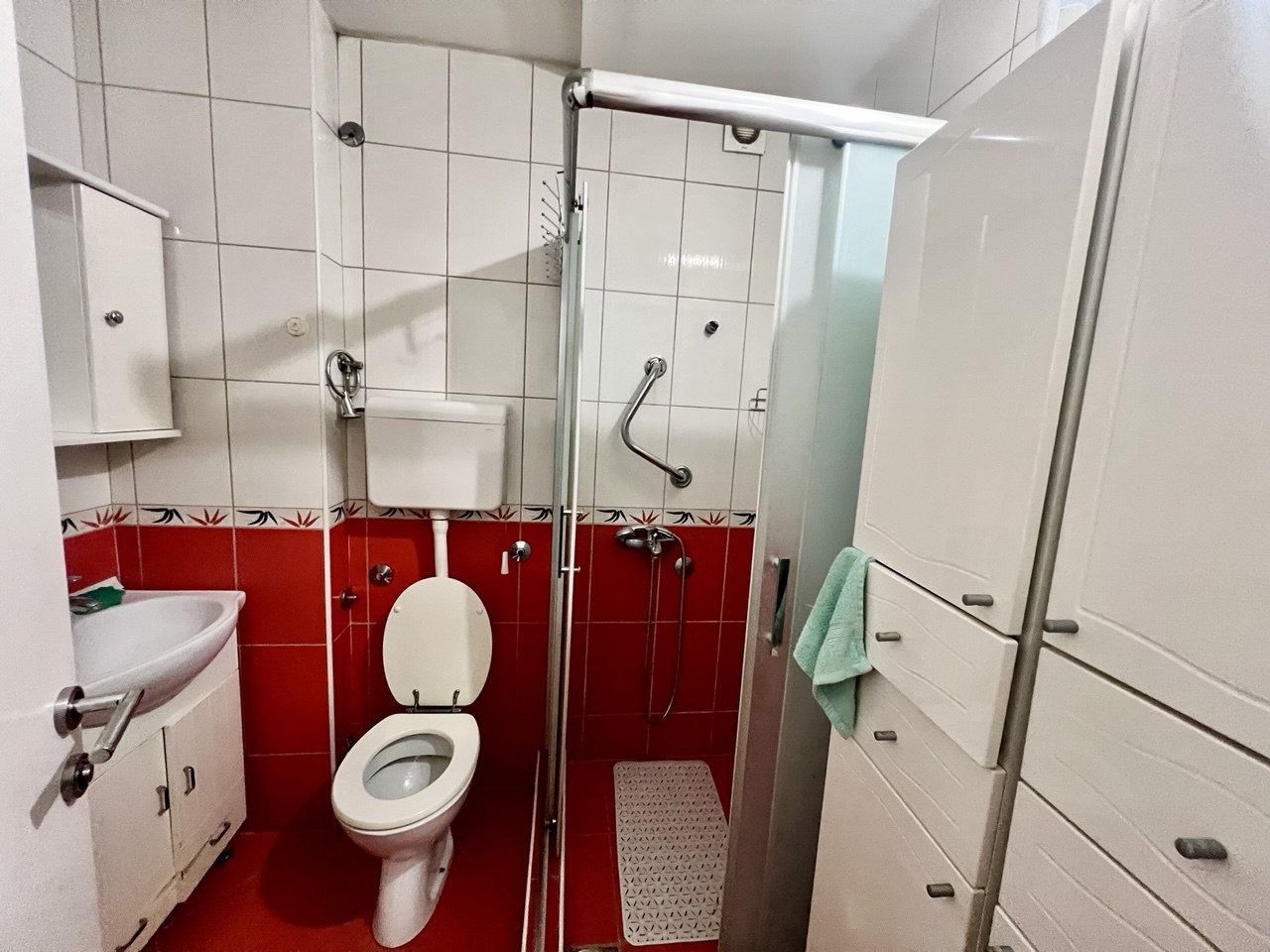 vosoban stan 40 m² na prodaju – centar Banje Luke