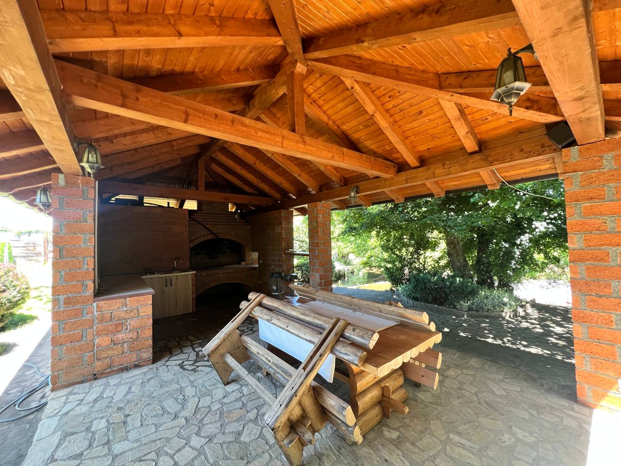 Imanje sa kućom i voćnjakom na prodaju 2.600 m² Kadinjani, Laktasi