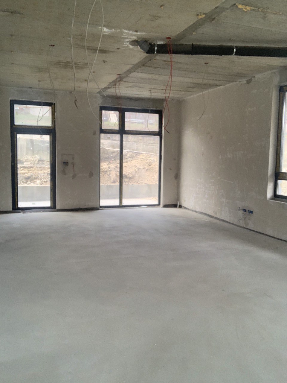 Izdaje se nov poslovni prostor 250m²