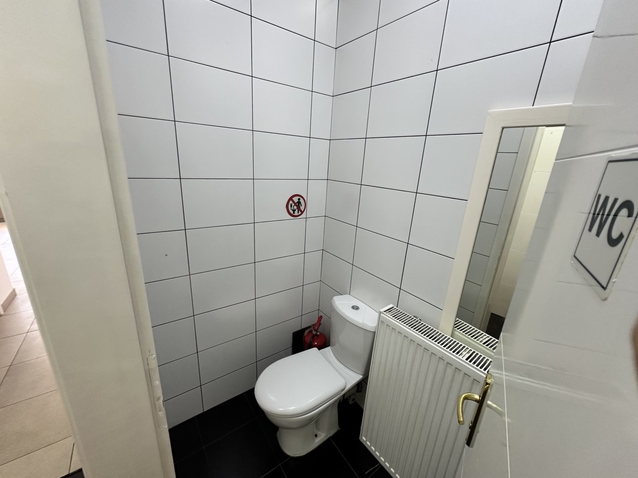 Izdaje se poslovni prostor 43m² Rosulje, Banja Luka, idealan za salon ili kancelariju