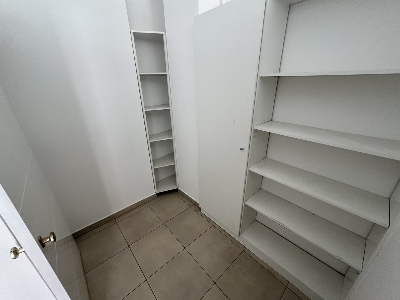 Izdaje se poslovni prostor 43m² Rosulje, Banja Luka, idealan za salon ili kancelariju