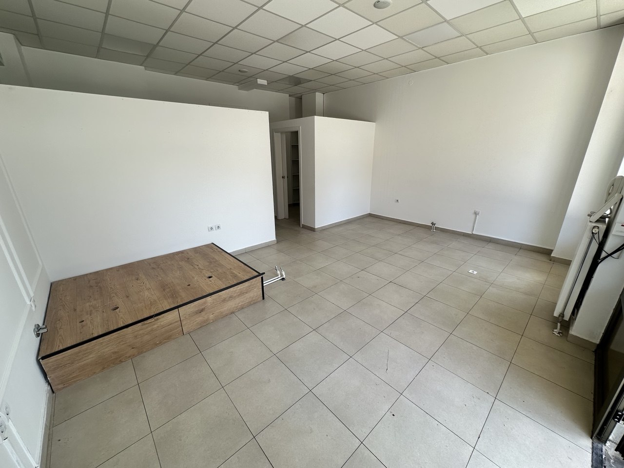 Izdaje se poslovni prostor 43m² Rosulje, Banja Luka, idealan za salon ili kancelariju