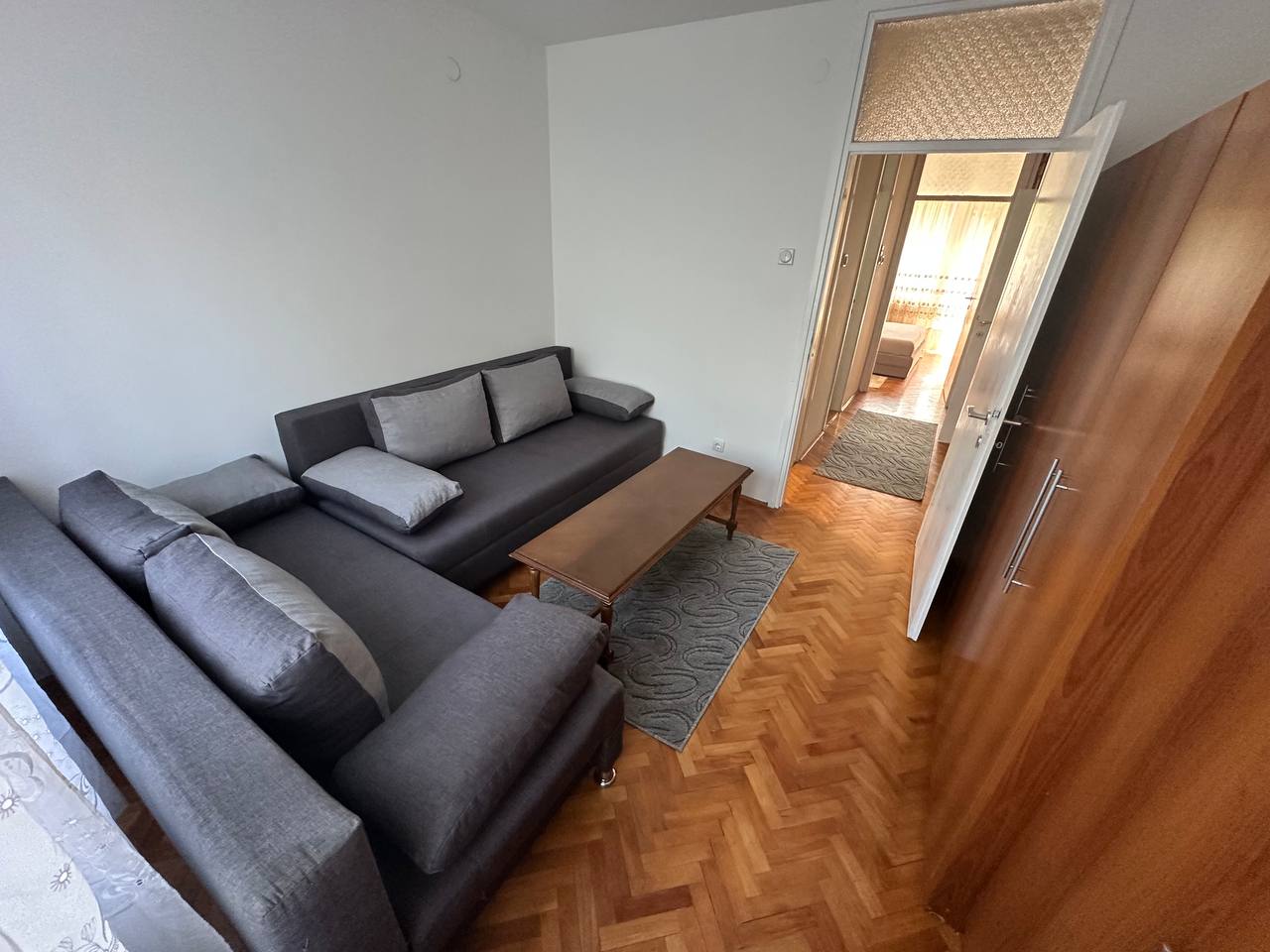 Trosoban stan za izdavanje, centar Banje Luke, 80 m²