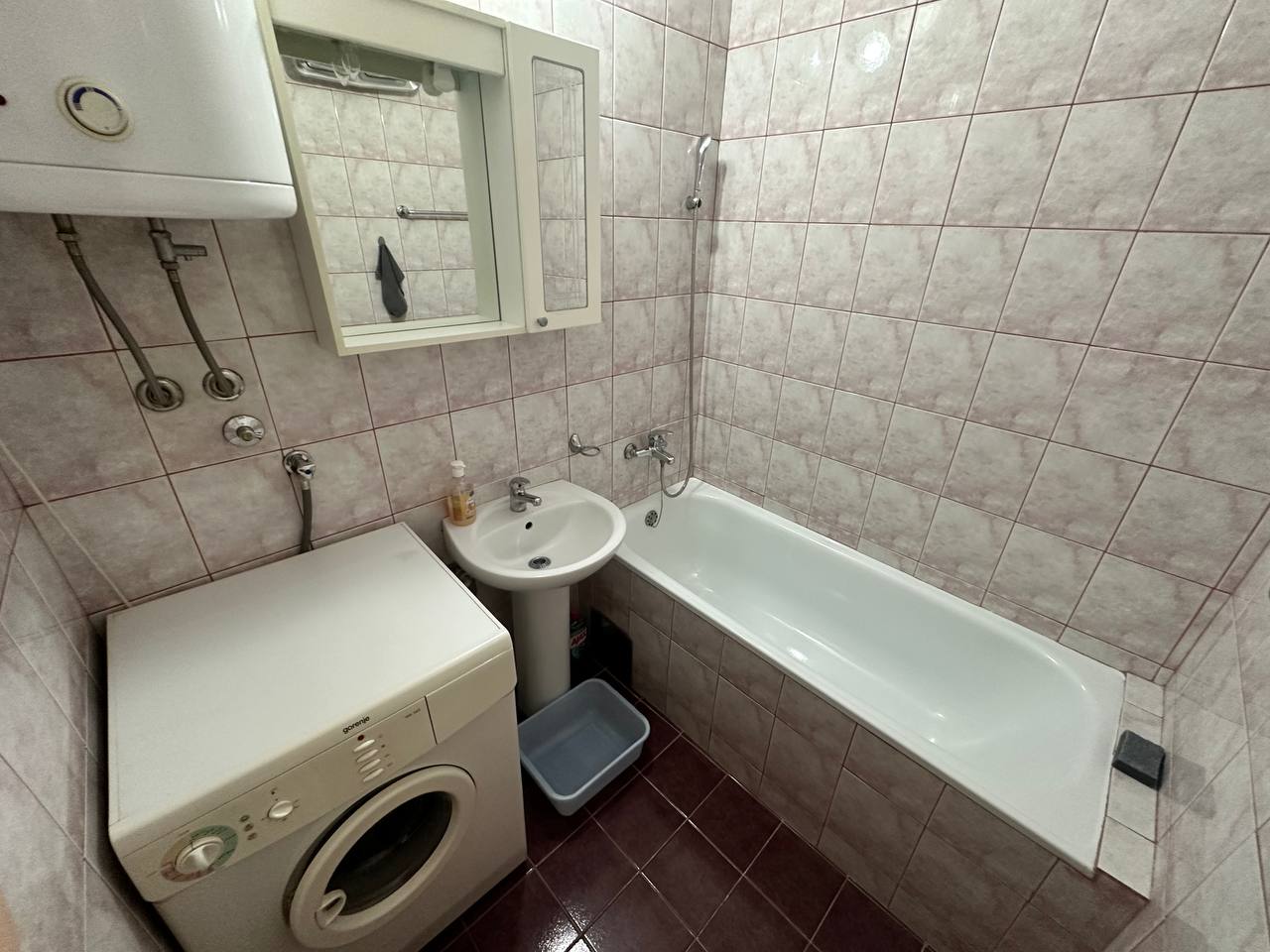 Trosoban stan za izdavanje, centar Banje Luke, 80 m²