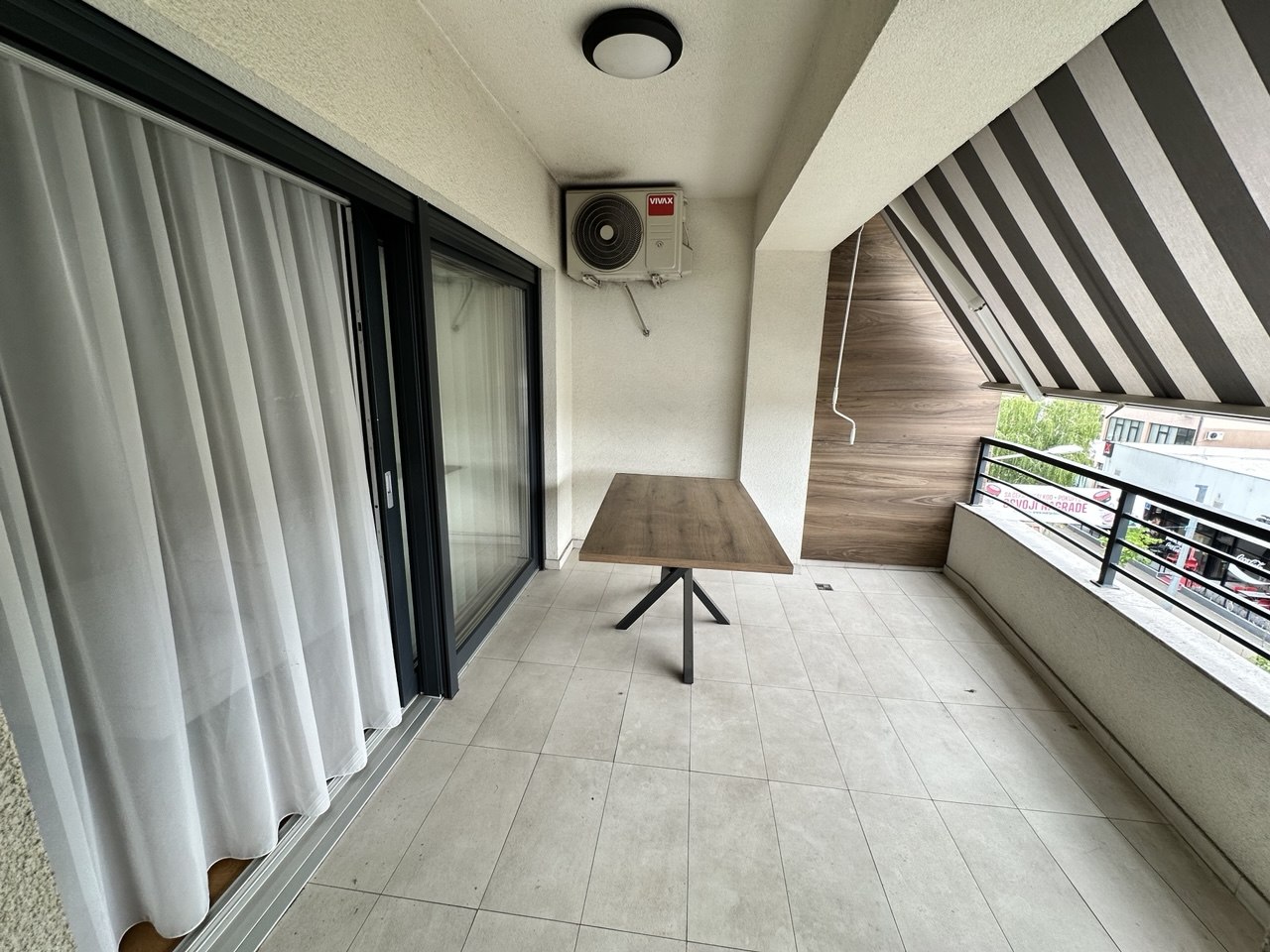 Četvorosoban stan za izdavanje centar Banje Luke, 110 m², parking