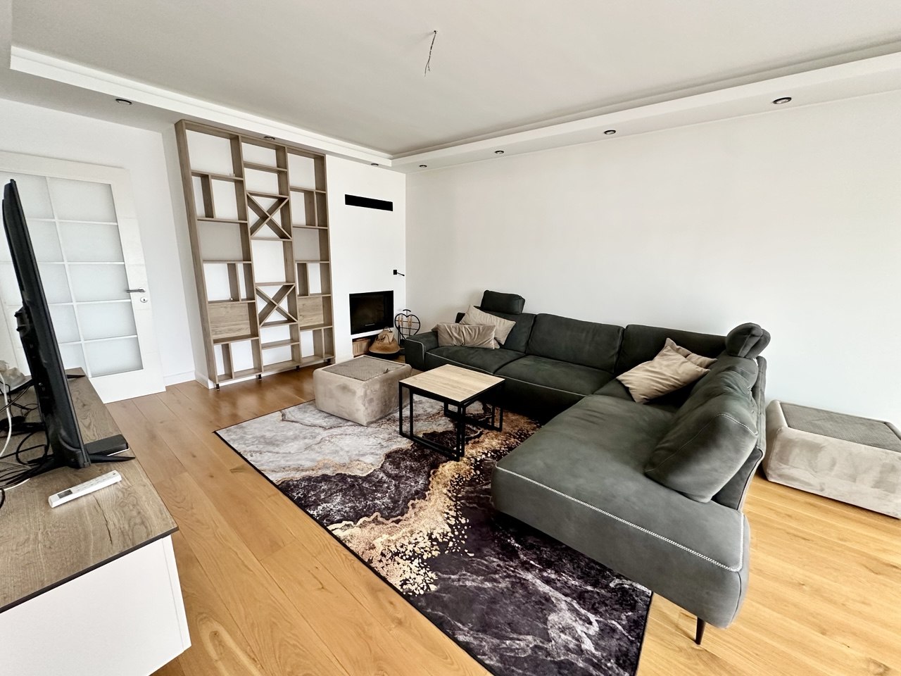 Penthouse za izdavanje 107 m² sa privatnom krovnom terasom od 70 m² | Centar Banje Luke