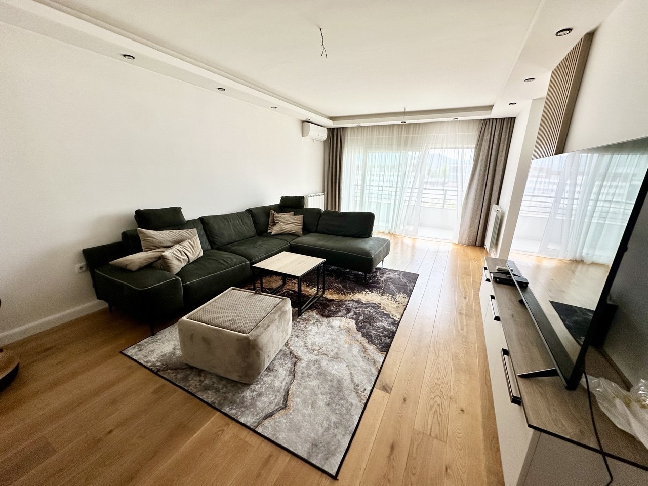 Penthouse za izdavanje 107 m² sa privatnom krovnom terasom od 70 m² | Centar Banje Luke