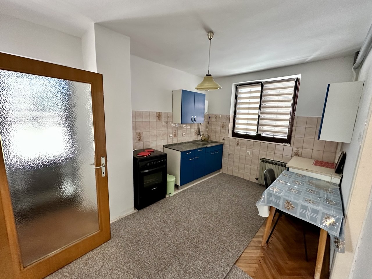 Poslovni prostor 100 m², za izdavanje Centar Banje Luke, garaža
